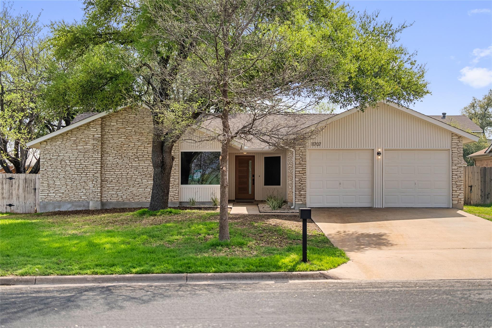 11707 Wiginton Dr, Austin, TX 78758