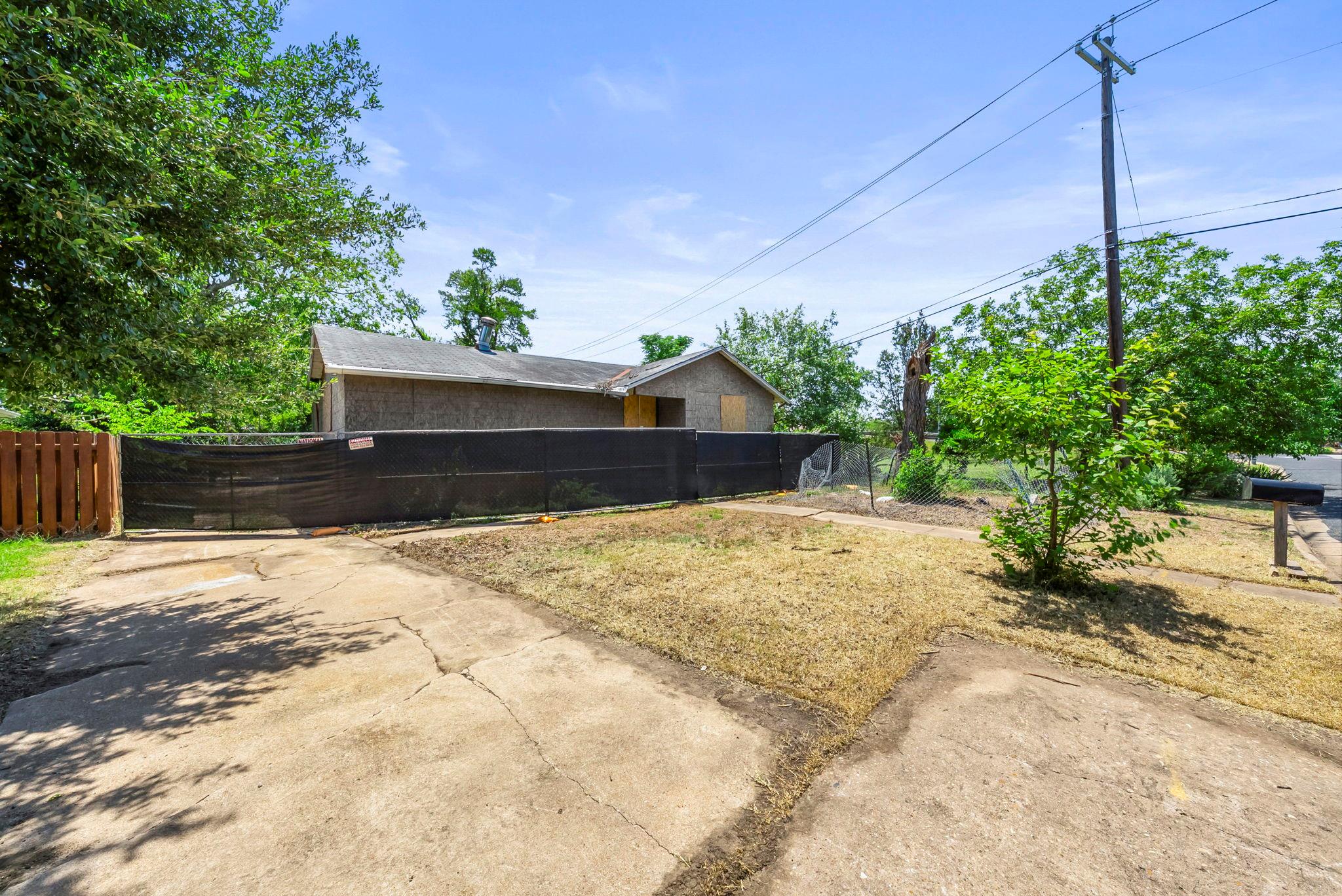 5103 Valley Oak Dr, Austin, TX 78731