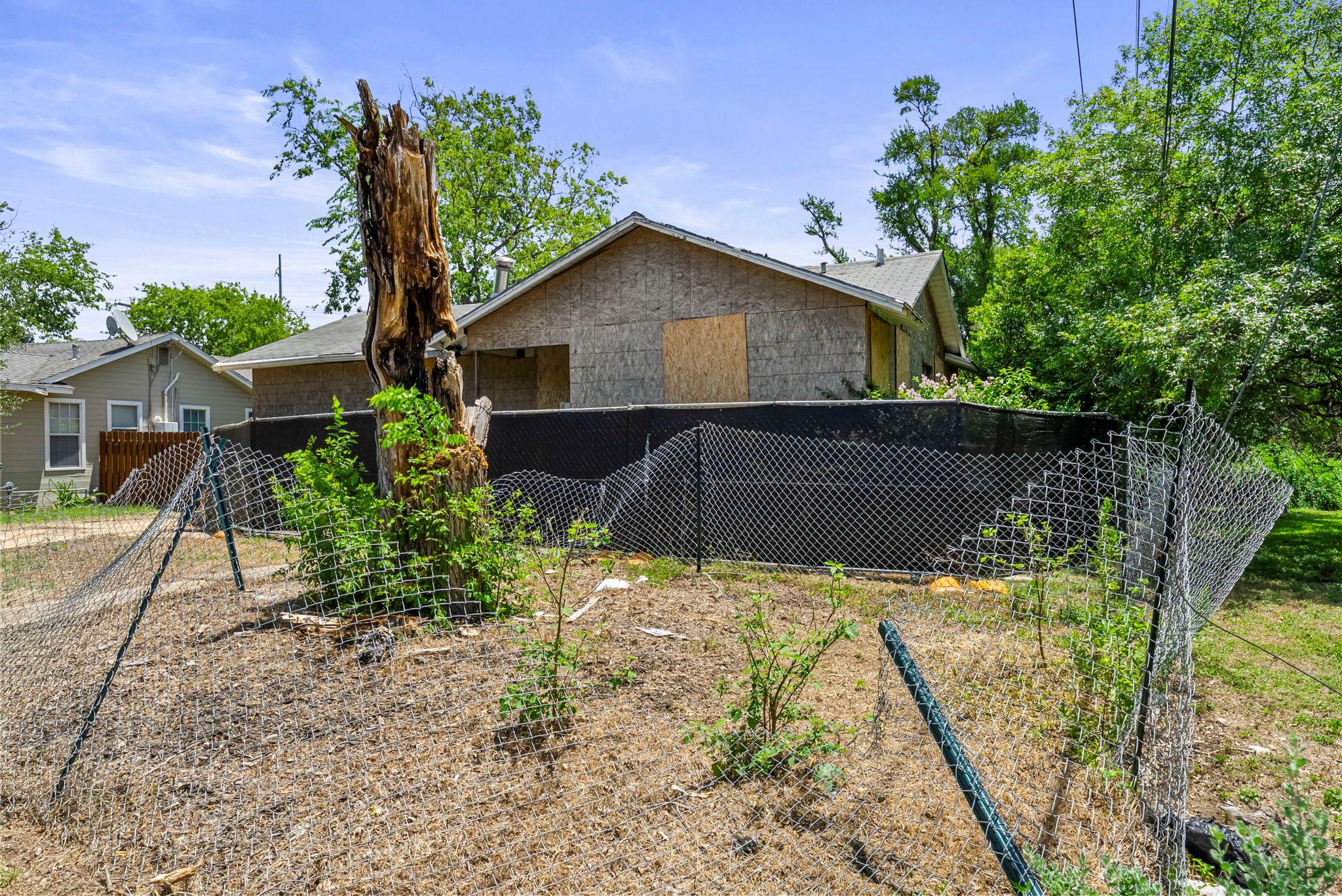 5103 Valley Oak Dr, Austin, TX 78731