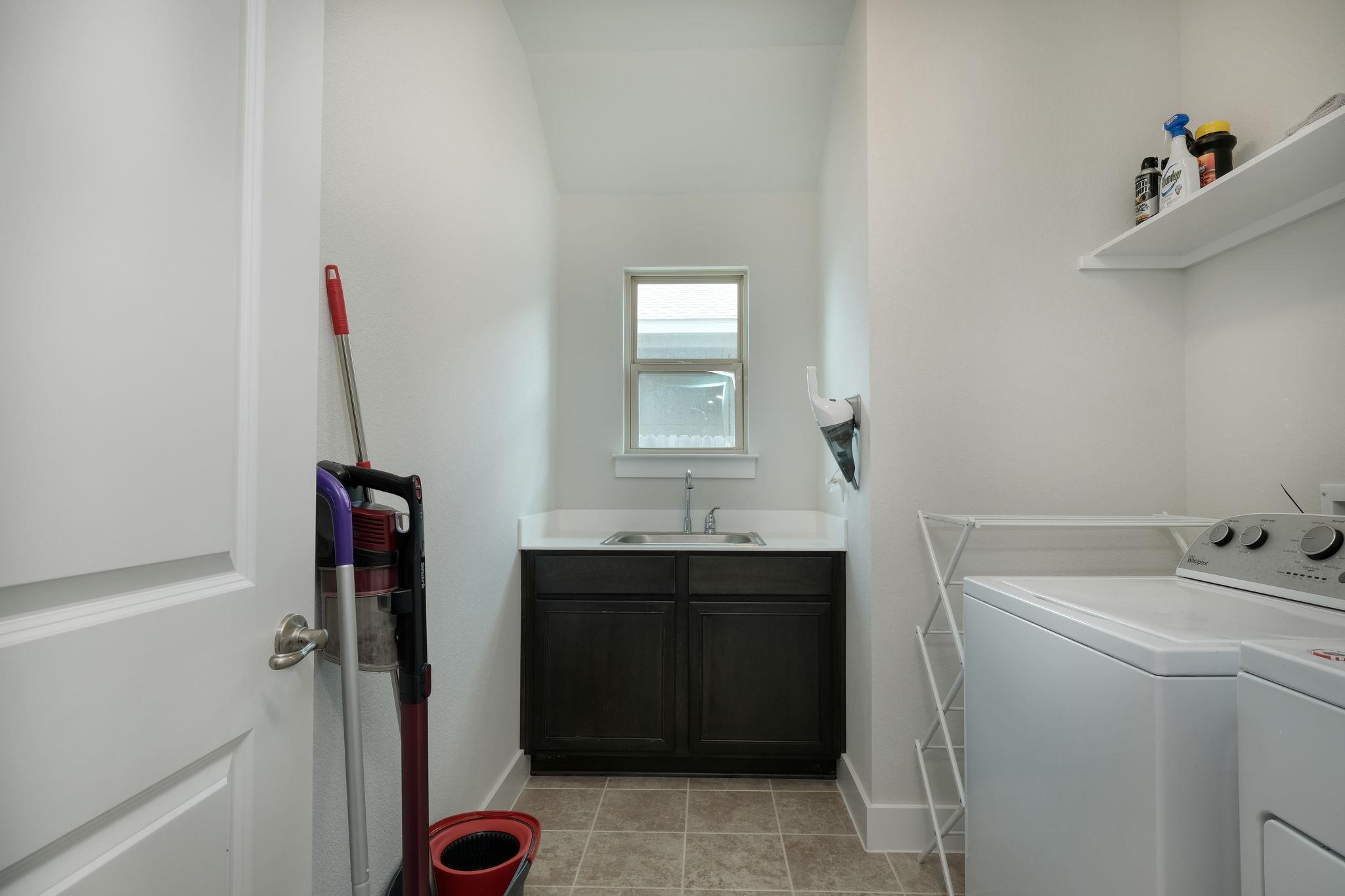 229 Finstown St, Hutto, TX 78634