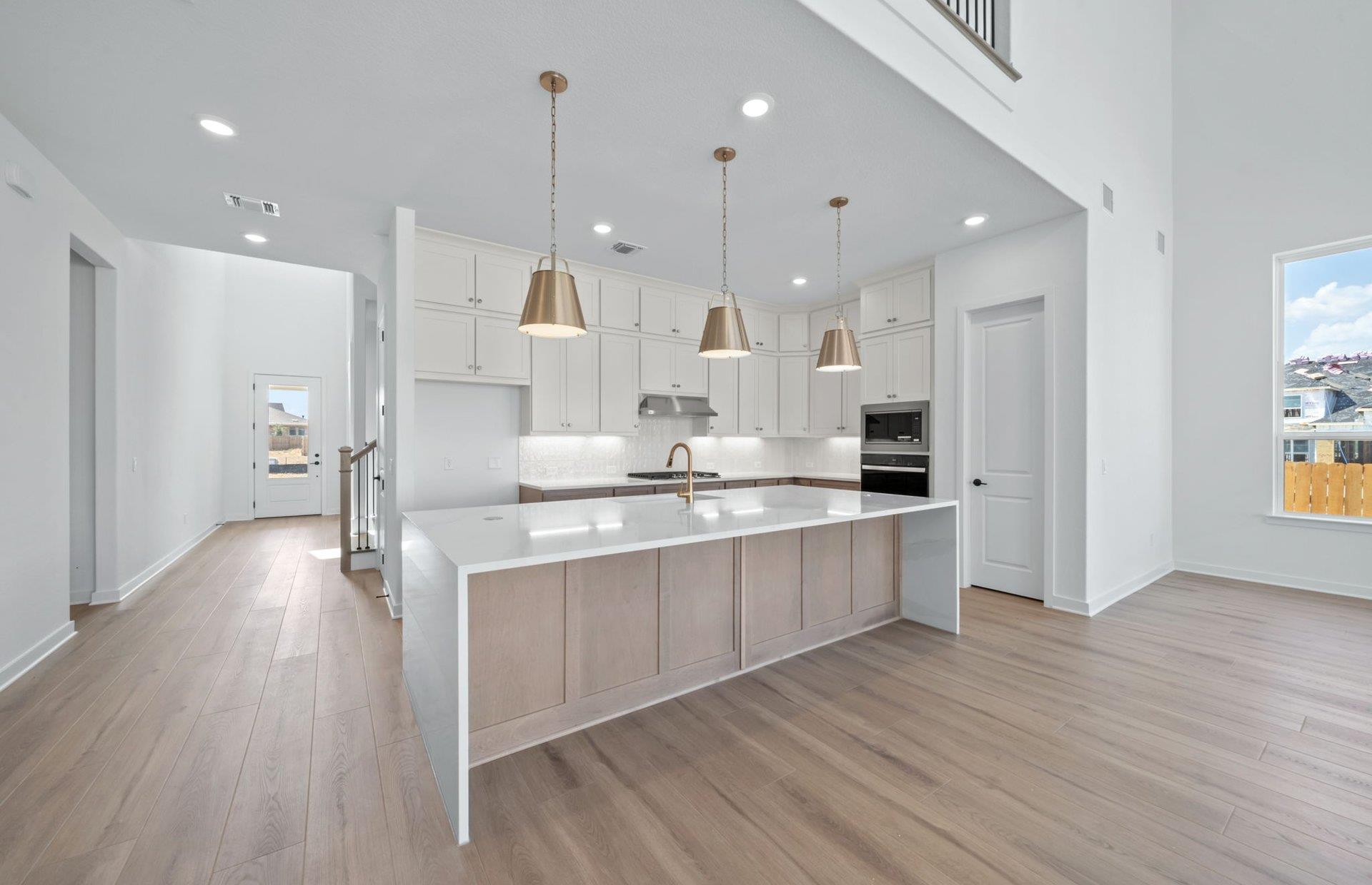 211 Blanco Flats Run, Kyle, TX 78640