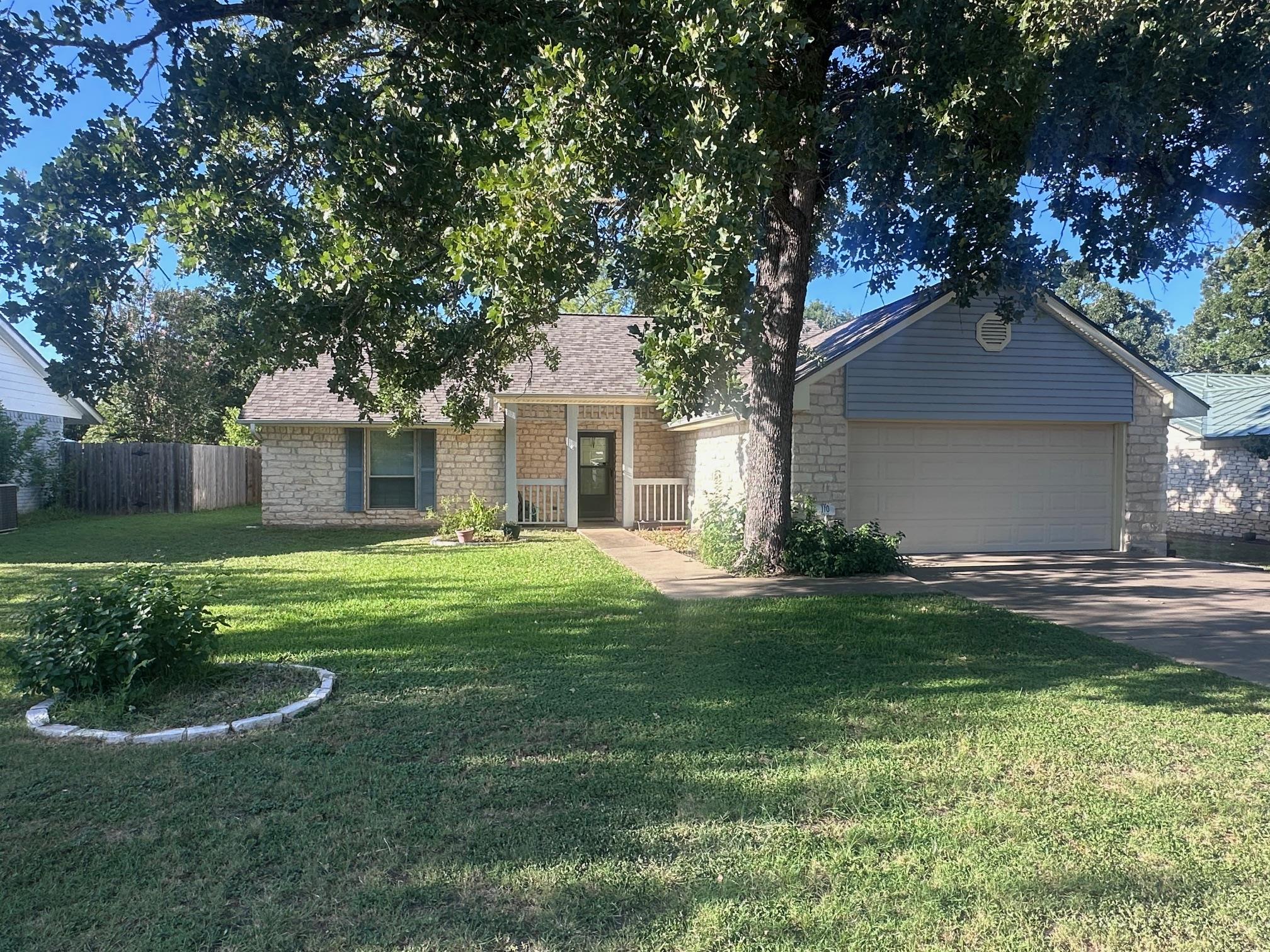 110 Puna Ln, Bastrop, TX 78602