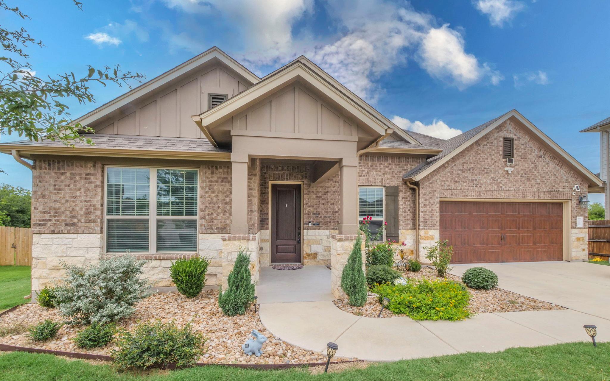 312 Barley Fork Ln, Hutto, TX 78634