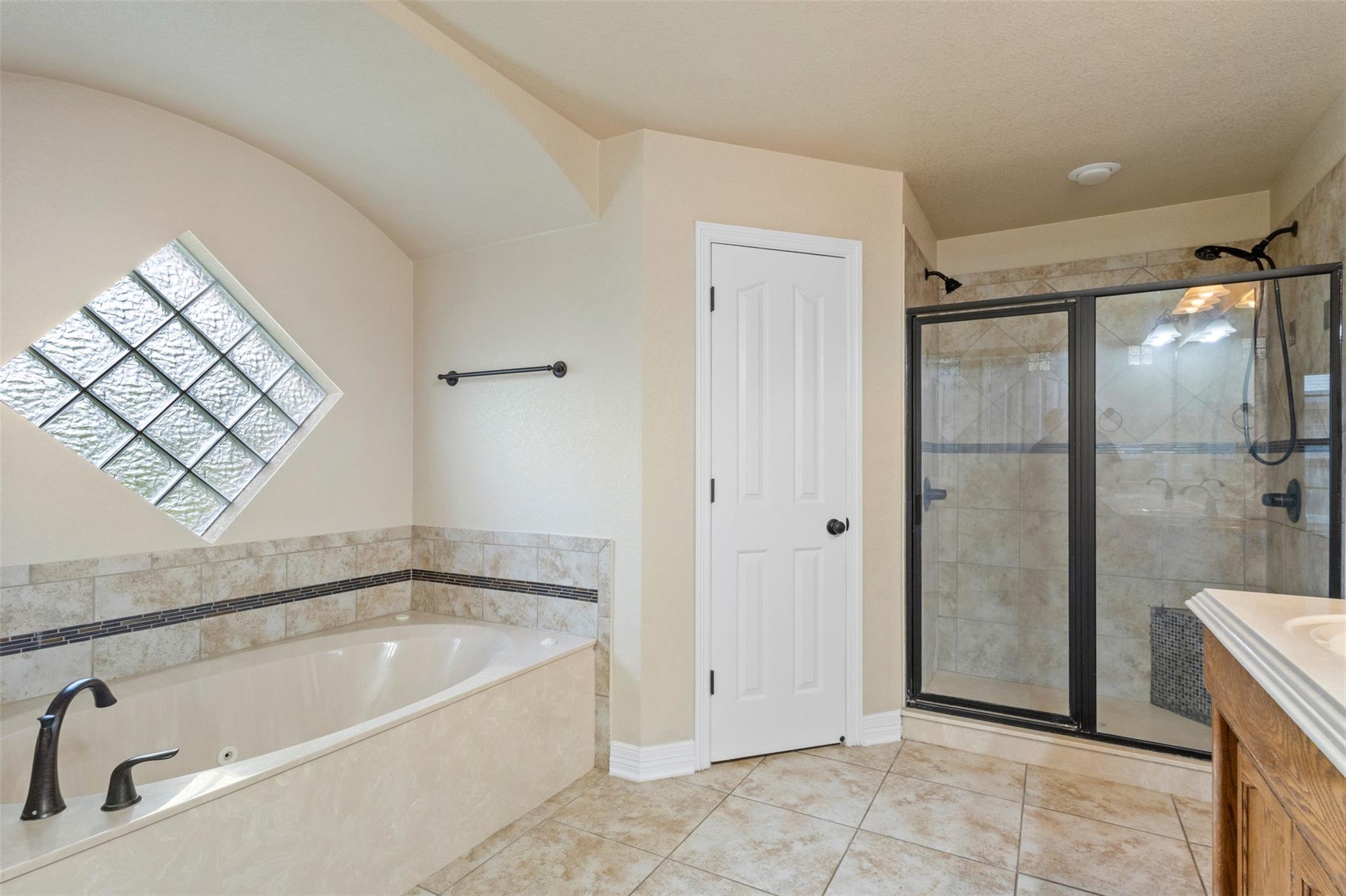 6105 Flat Slate Dr, Killeen, TX 76542