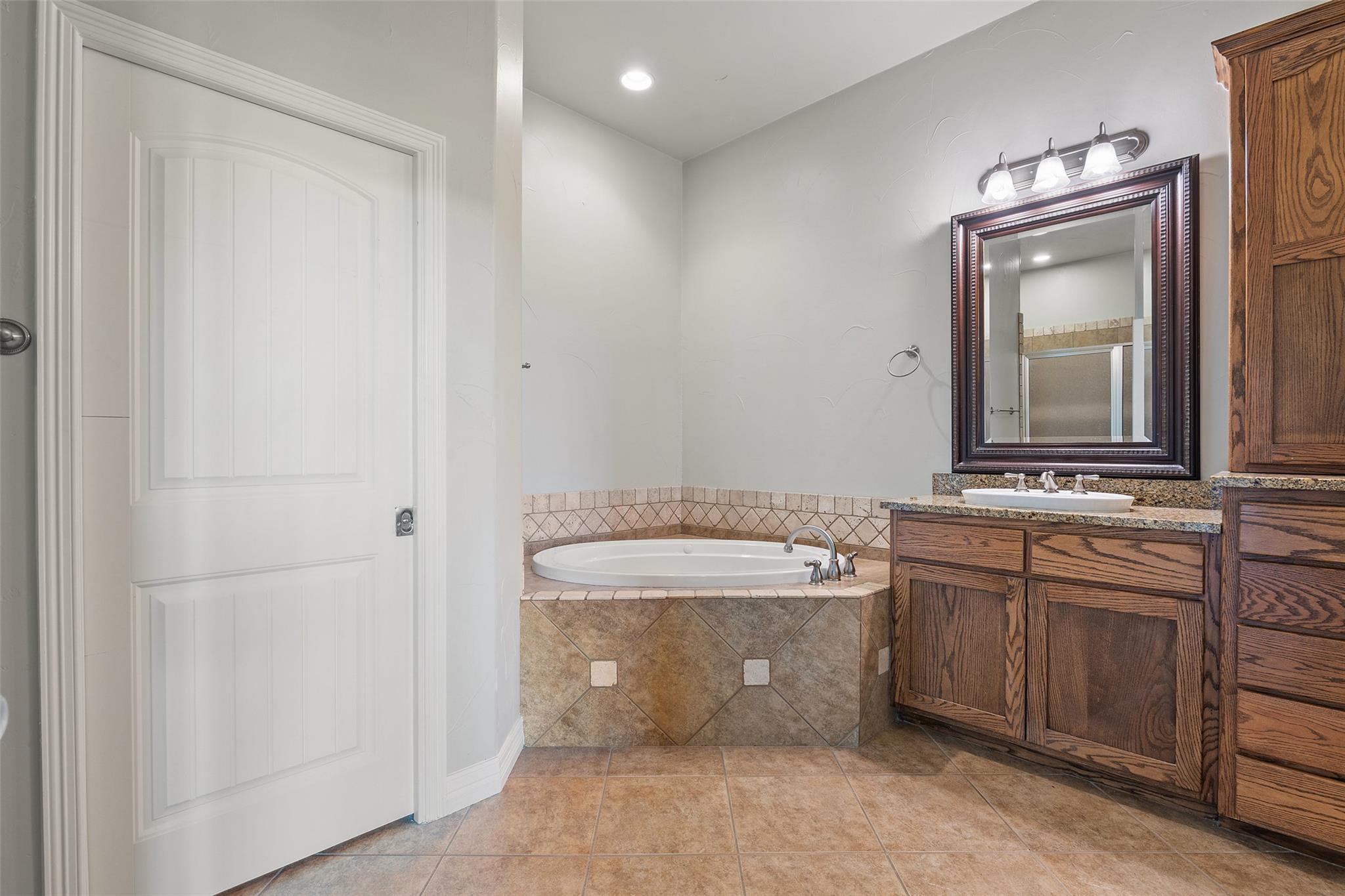 129 Hi Valley # B, Horseshoe Bay, TX 78657