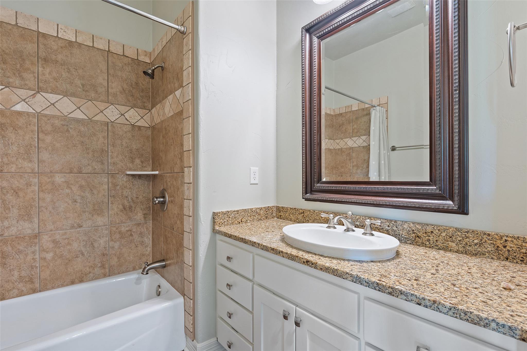 129 Hi Valley # B, Horseshoe Bay, TX 78657