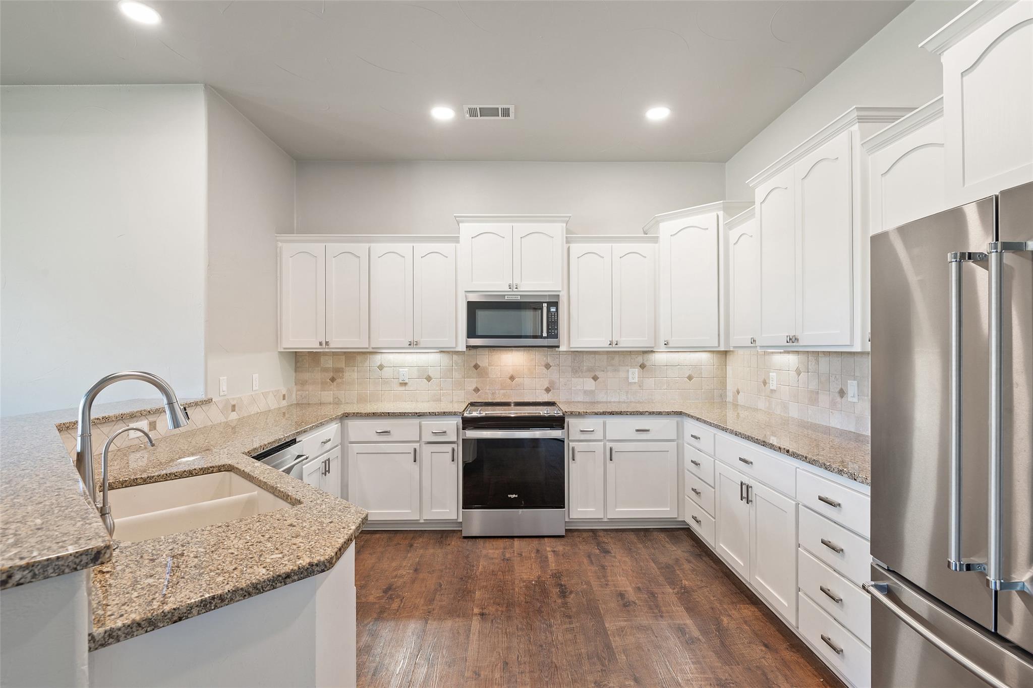 129 Hi Valley # B, Horseshoe Bay, TX 78657