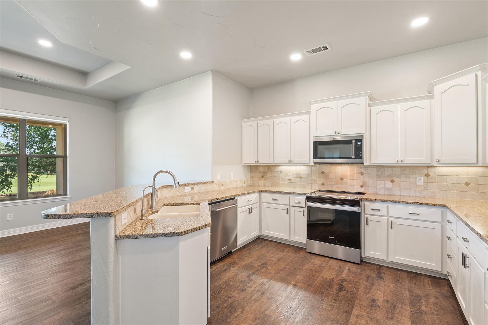 129 Hi Valley # B, Horseshoe Bay, TX 78657