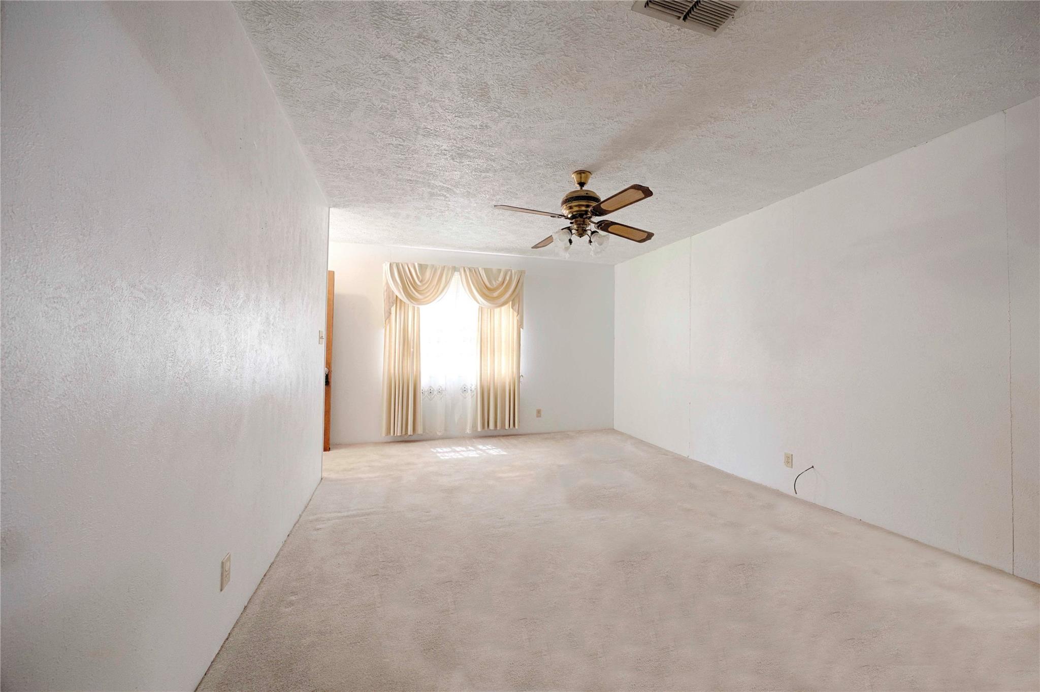 208 Matula Ave, Schulenburg, TX 78956