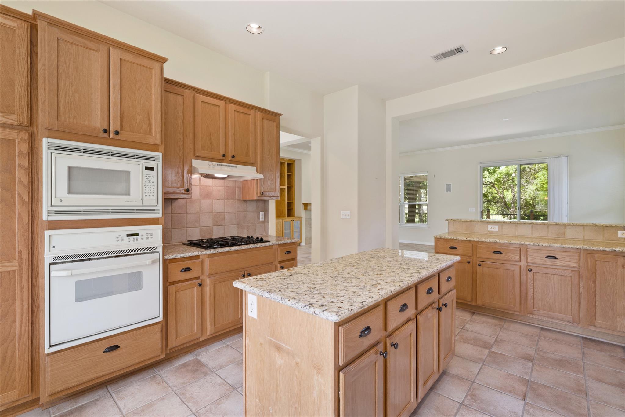 159 Scissortail Trl, Georgetown, TX 78633