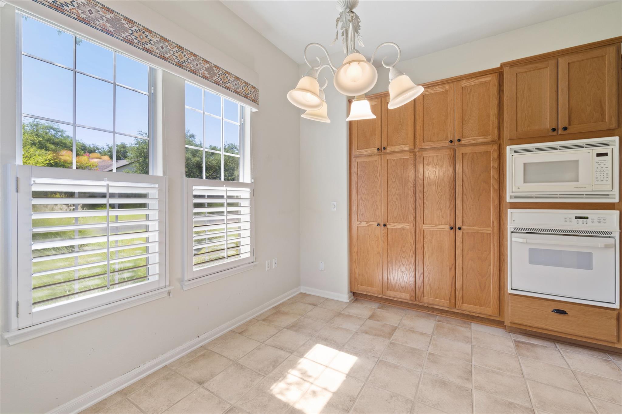 159 Scissortail Trl, Georgetown, TX 78633