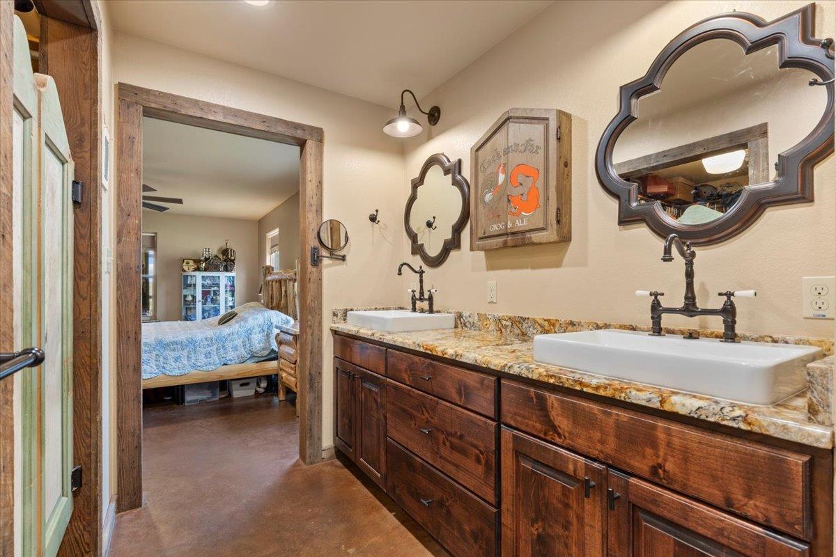 7835 Berger Rd, Schulenburg, TX 78956