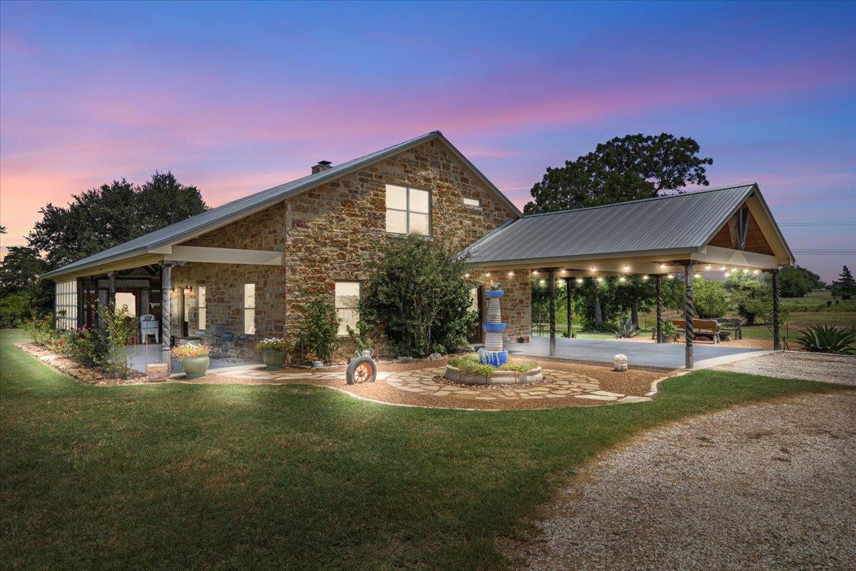 7835 Berger Rd, Schulenburg, TX 78956