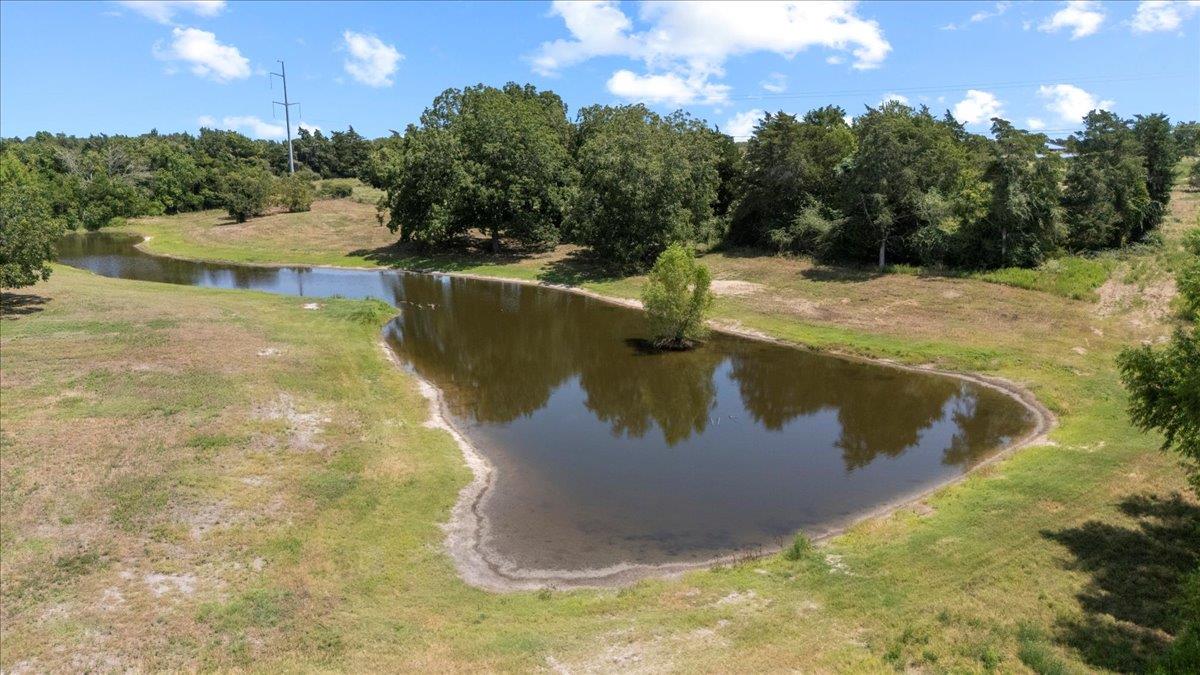 7835 Berger Rd, Schulenburg, TX 78956