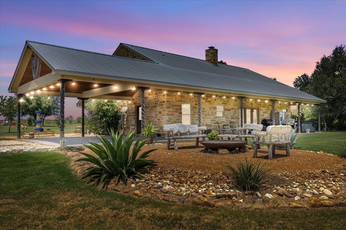 7835 Berger Rd, Schulenburg, TX 78956