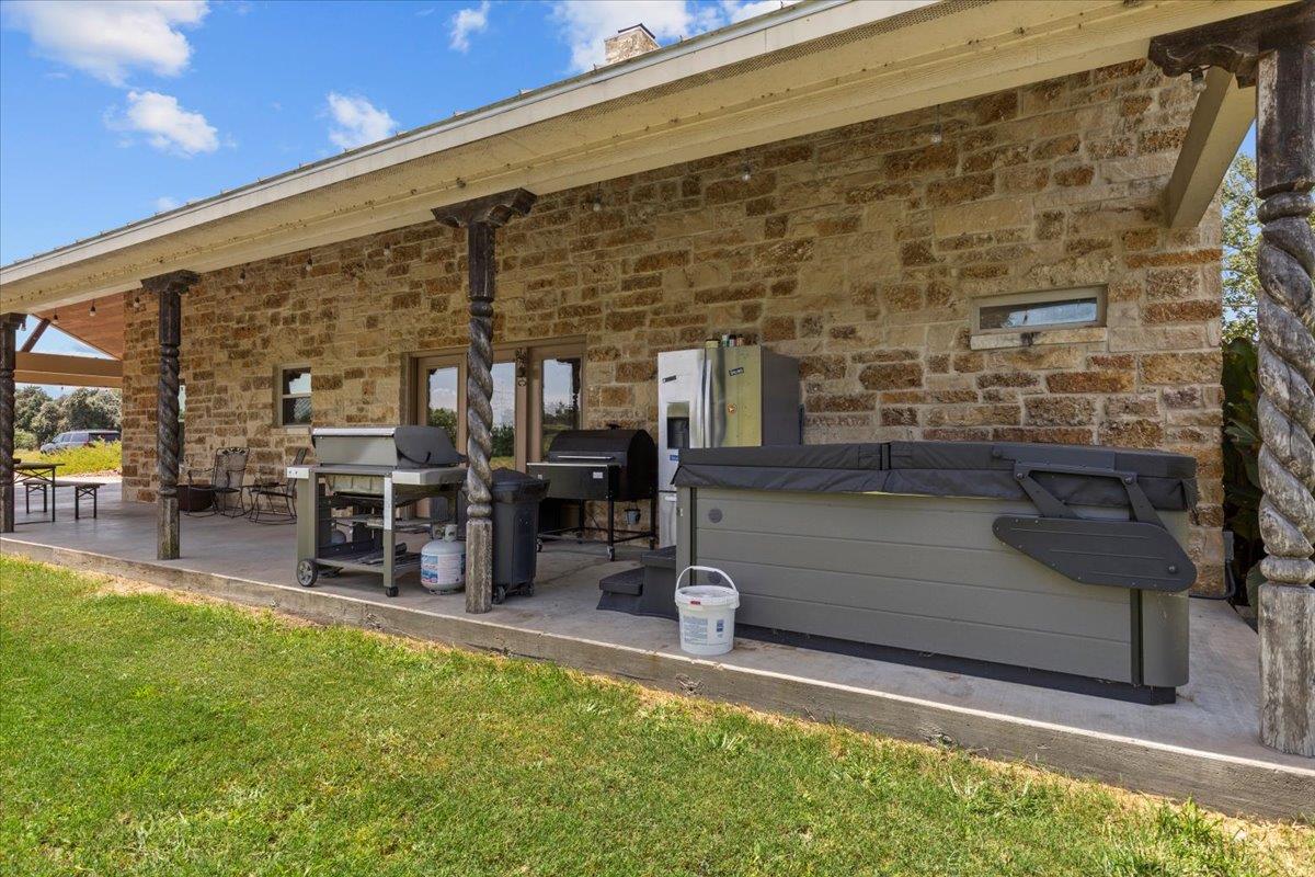 7835 Berger Rd, Schulenburg, TX 78956