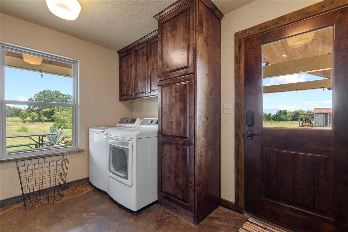 7835 Berger Rd, Schulenburg, TX 78956