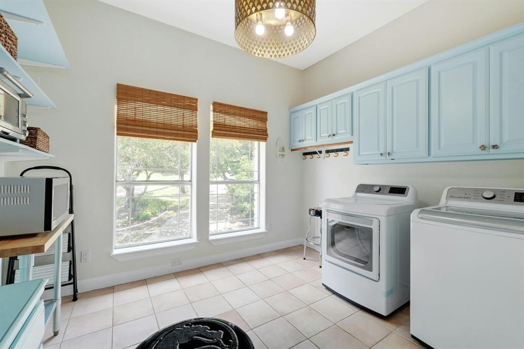 17902 Crystal Cv, Jonestown, TX 78645