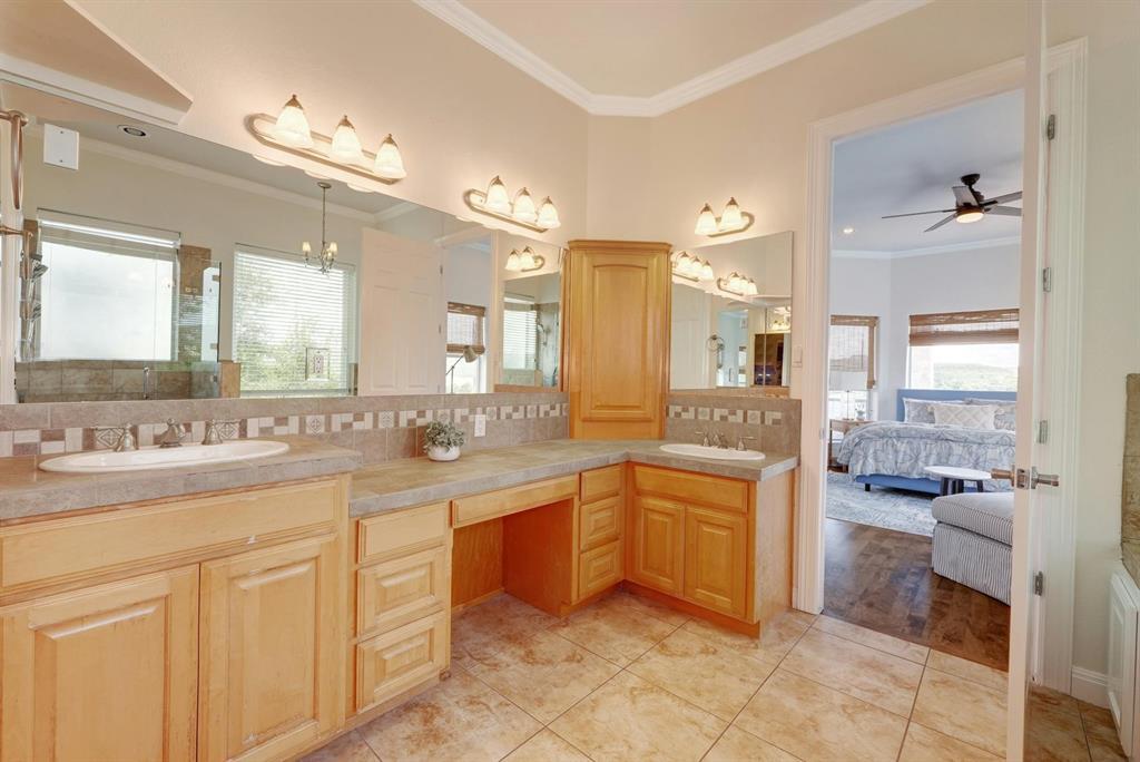 17902 Crystal Cv, Jonestown, TX 78645