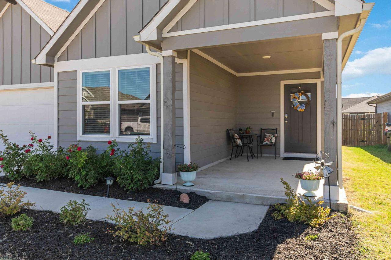 107 Aransas River Rd, Hutto, TX 78634