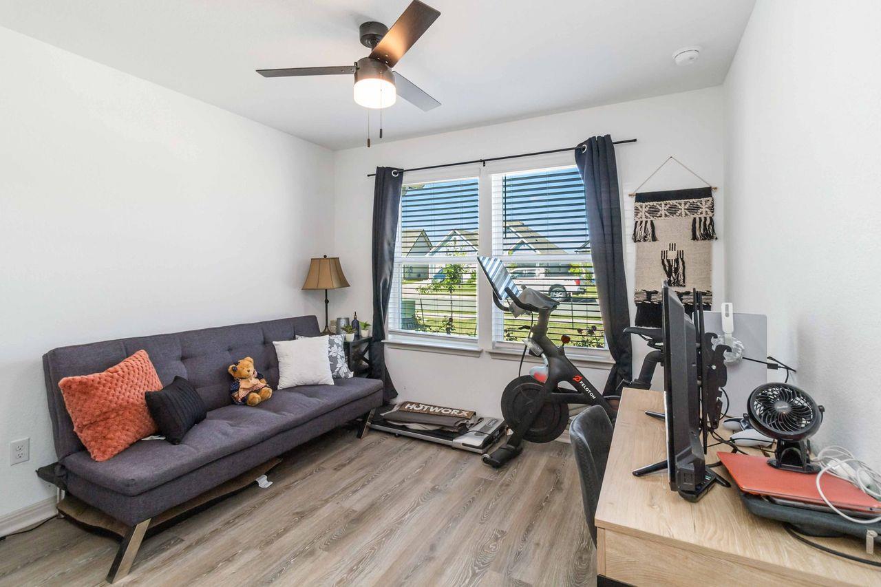 107 Aransas River Rd, Hutto, TX 78634