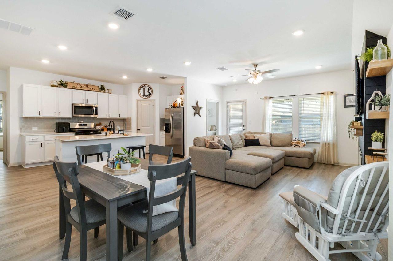 107 Aransas River Rd, Hutto, TX 78634