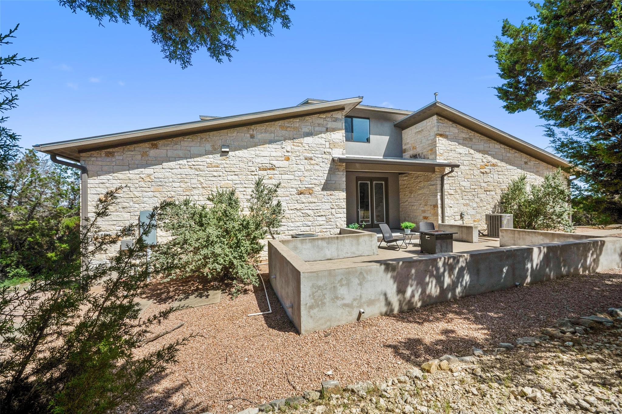 17644 W Reed Parks Rd, Jonestown, TX 78645