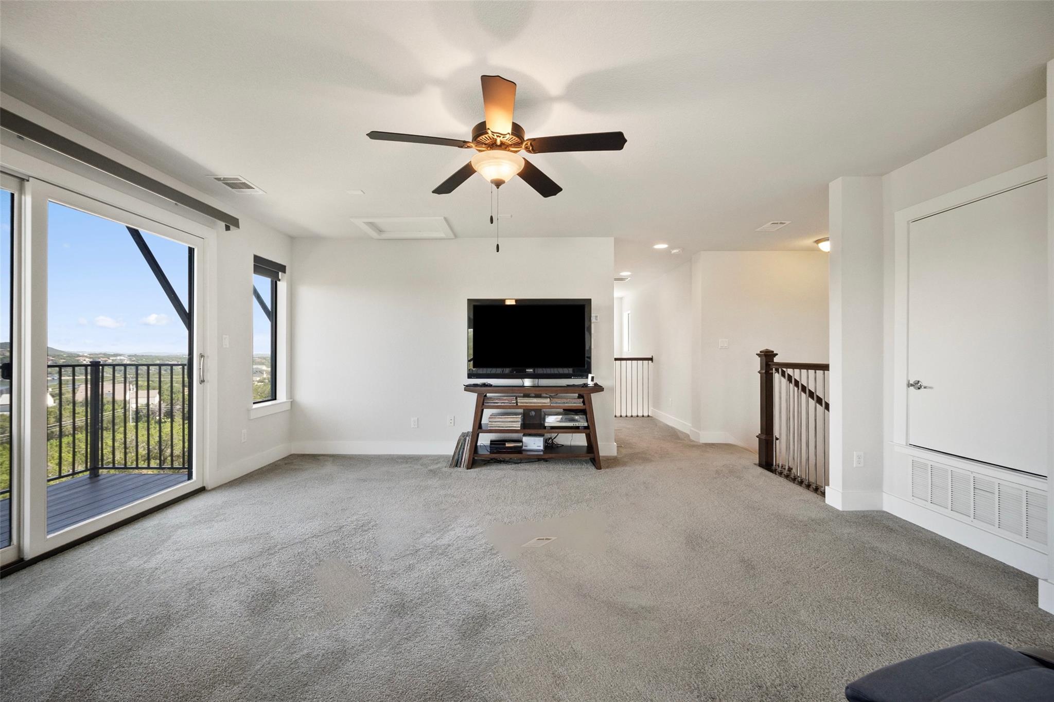 17644 W Reed Parks Rd, Jonestown, TX 78645