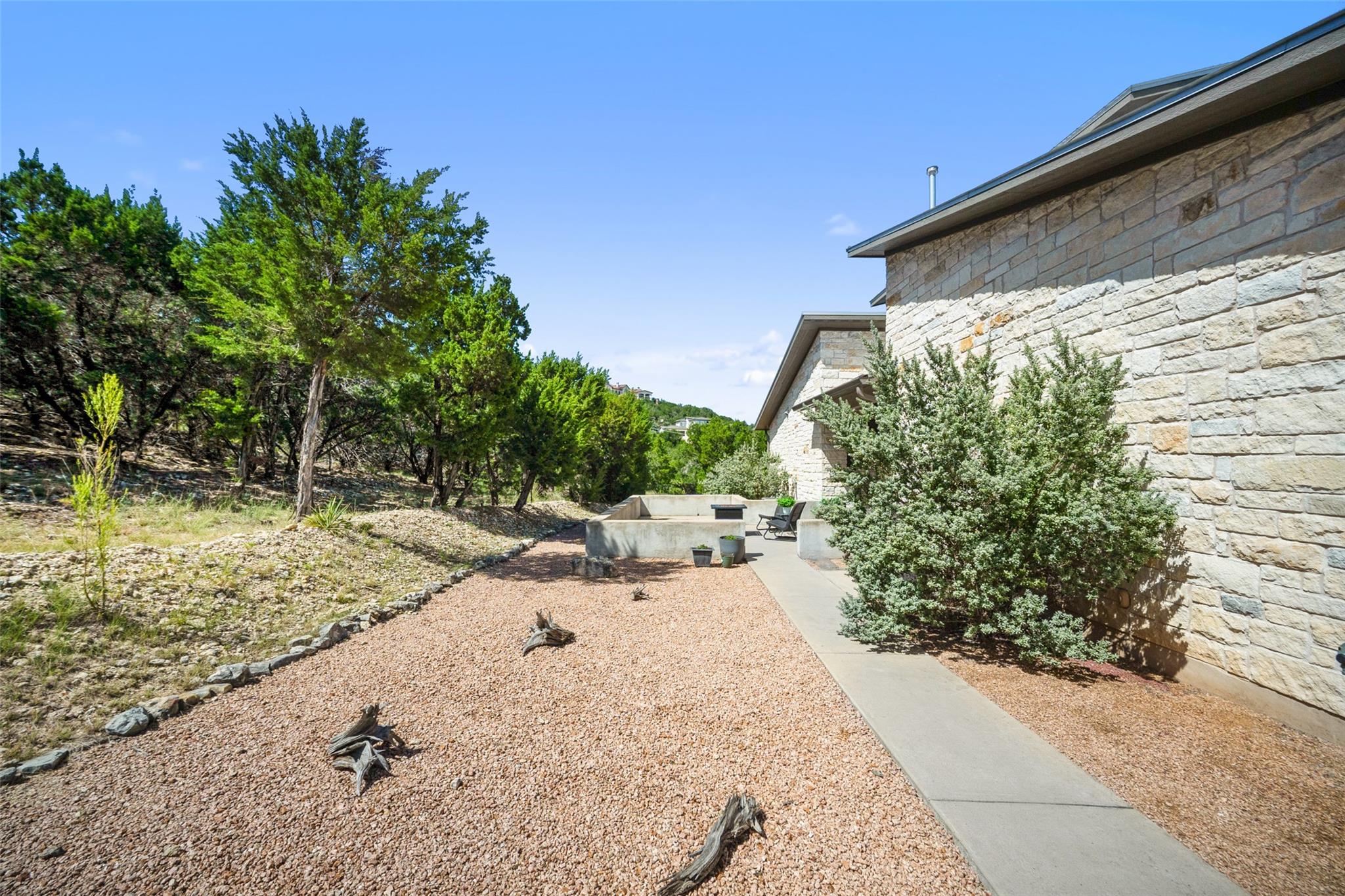 17644 W Reed Parks Rd, Jonestown, TX 78645