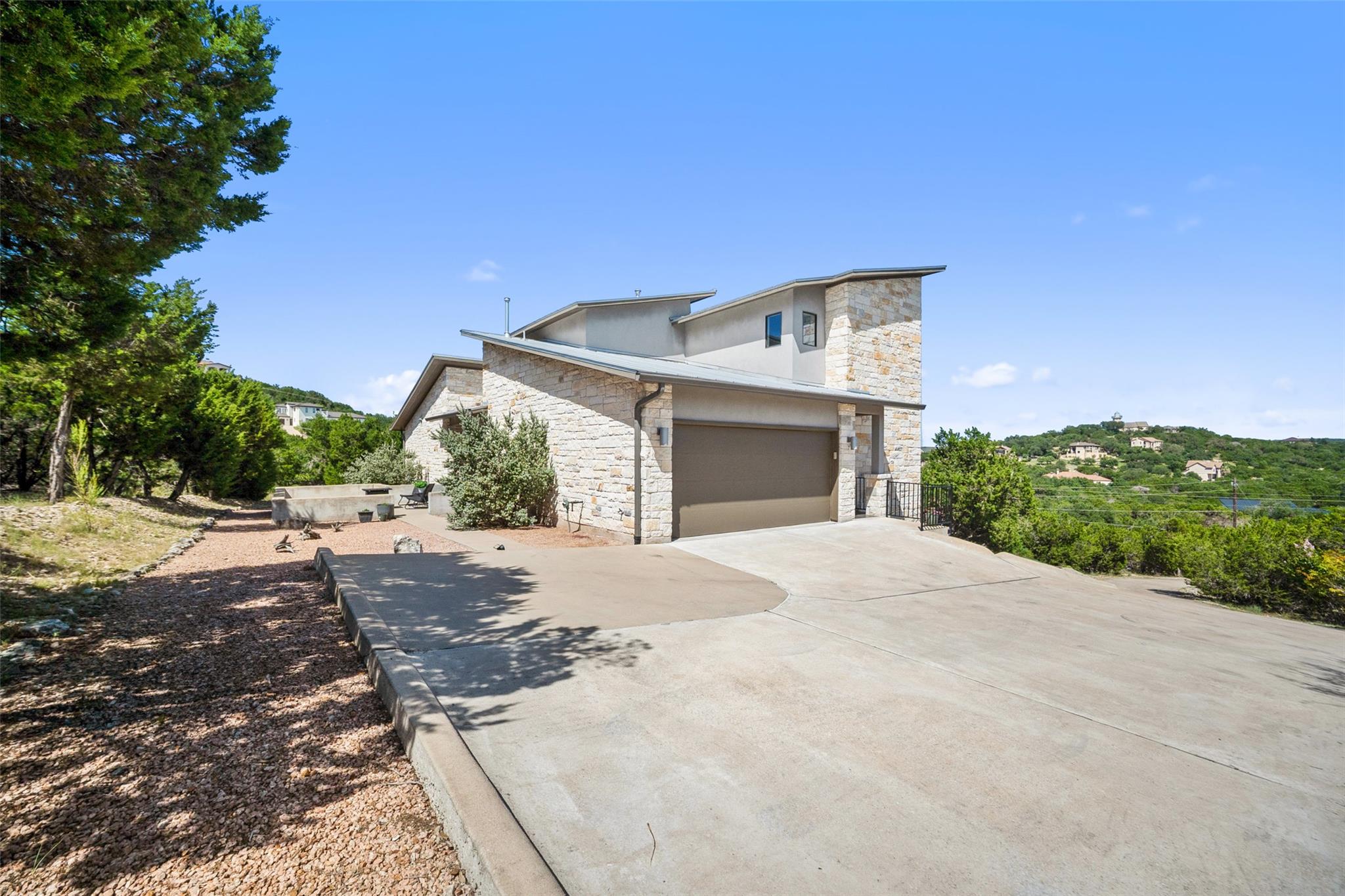 17644 W Reed Parks Rd, Jonestown, TX 78645
