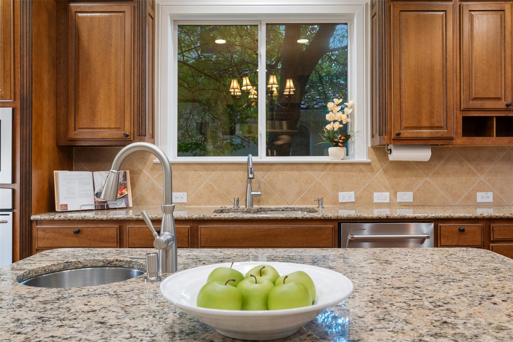 9308 Travertine Cv, Austin, TX 78735