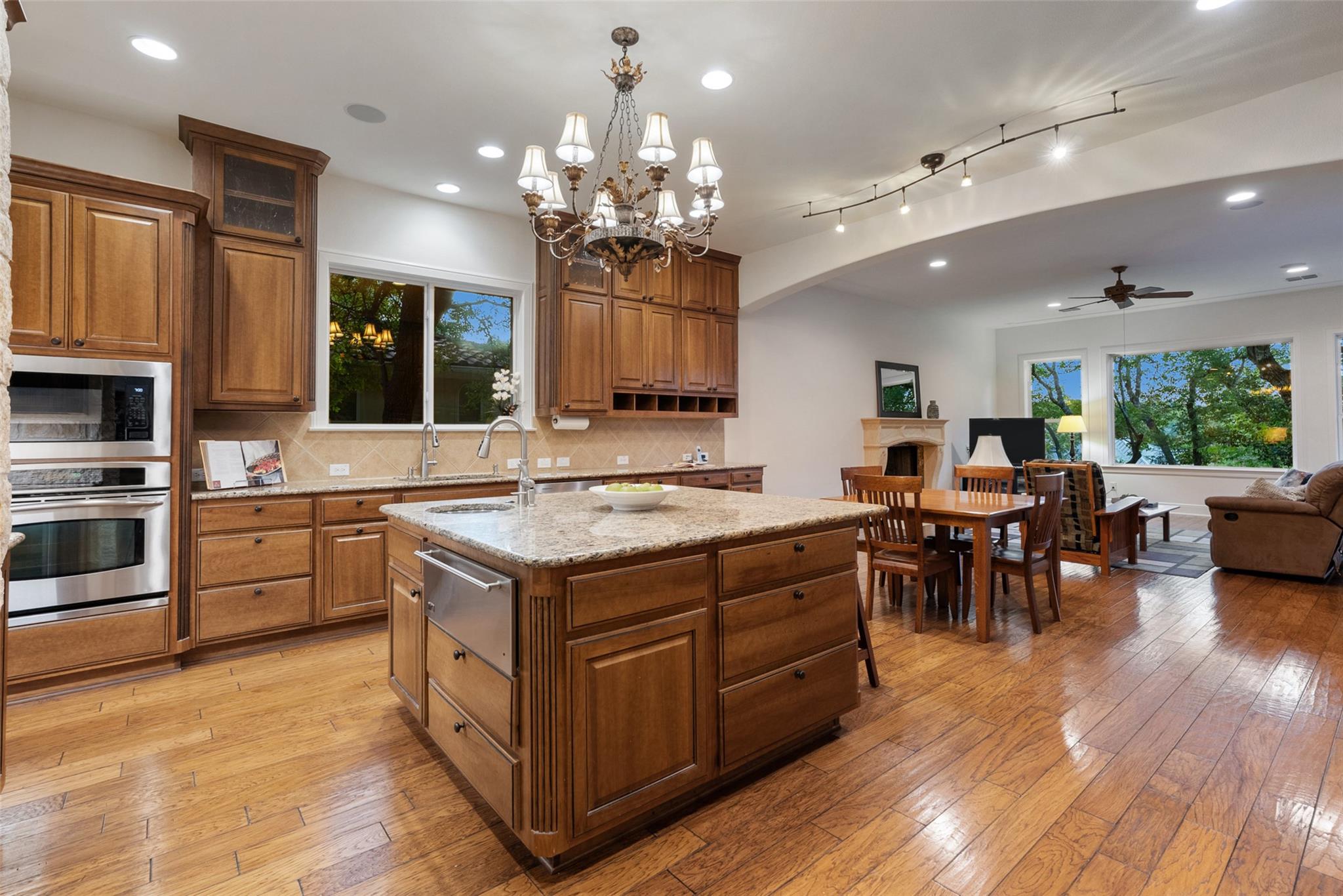 9308 Travertine Cv, Austin, TX 78735