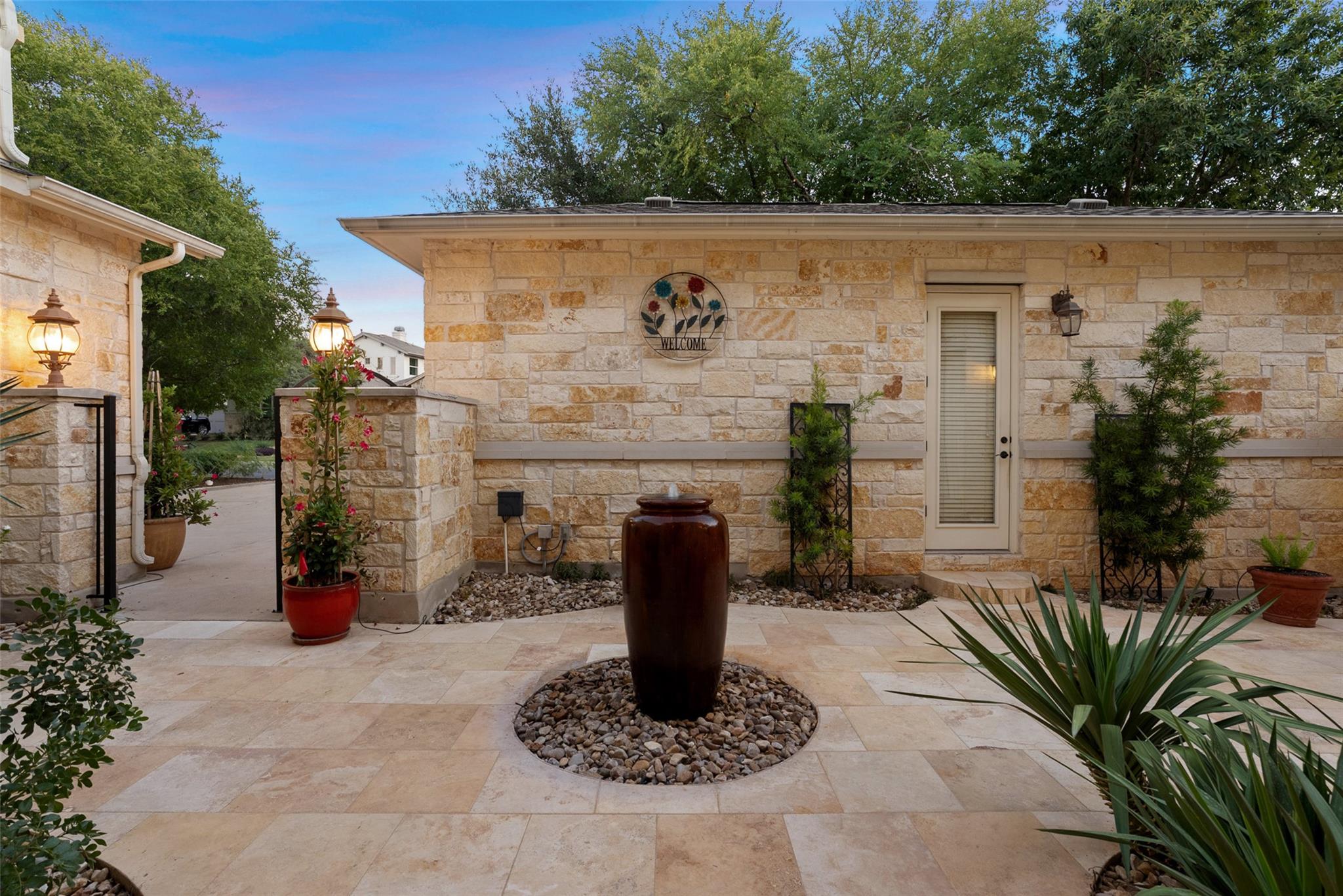 9308 Travertine Cv, Austin, TX 78735