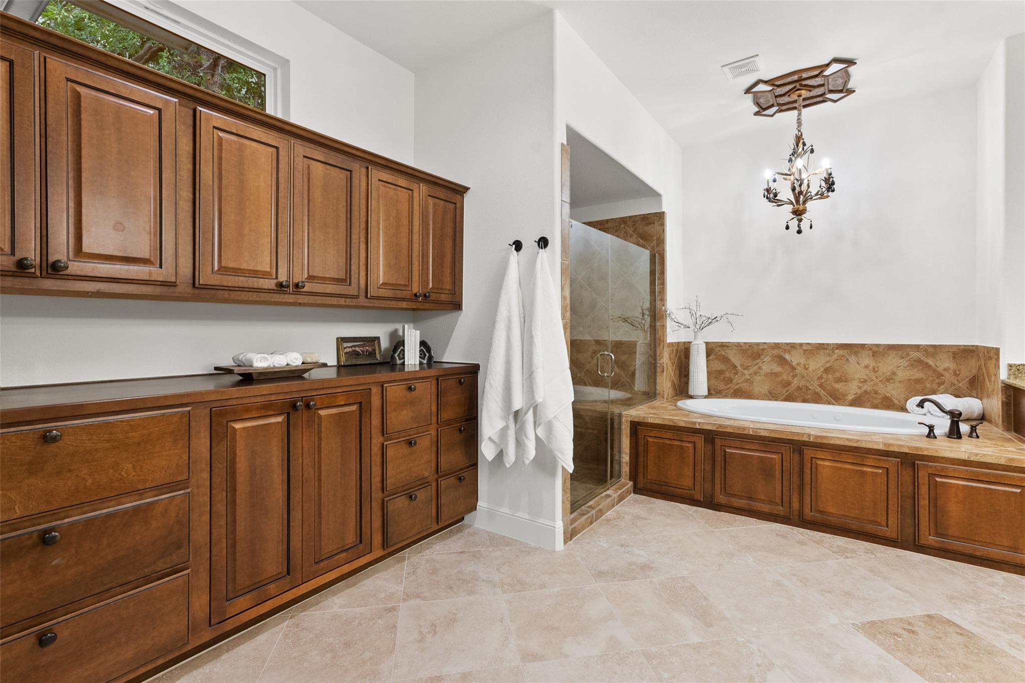9308 Travertine Cv, Austin, TX 78735