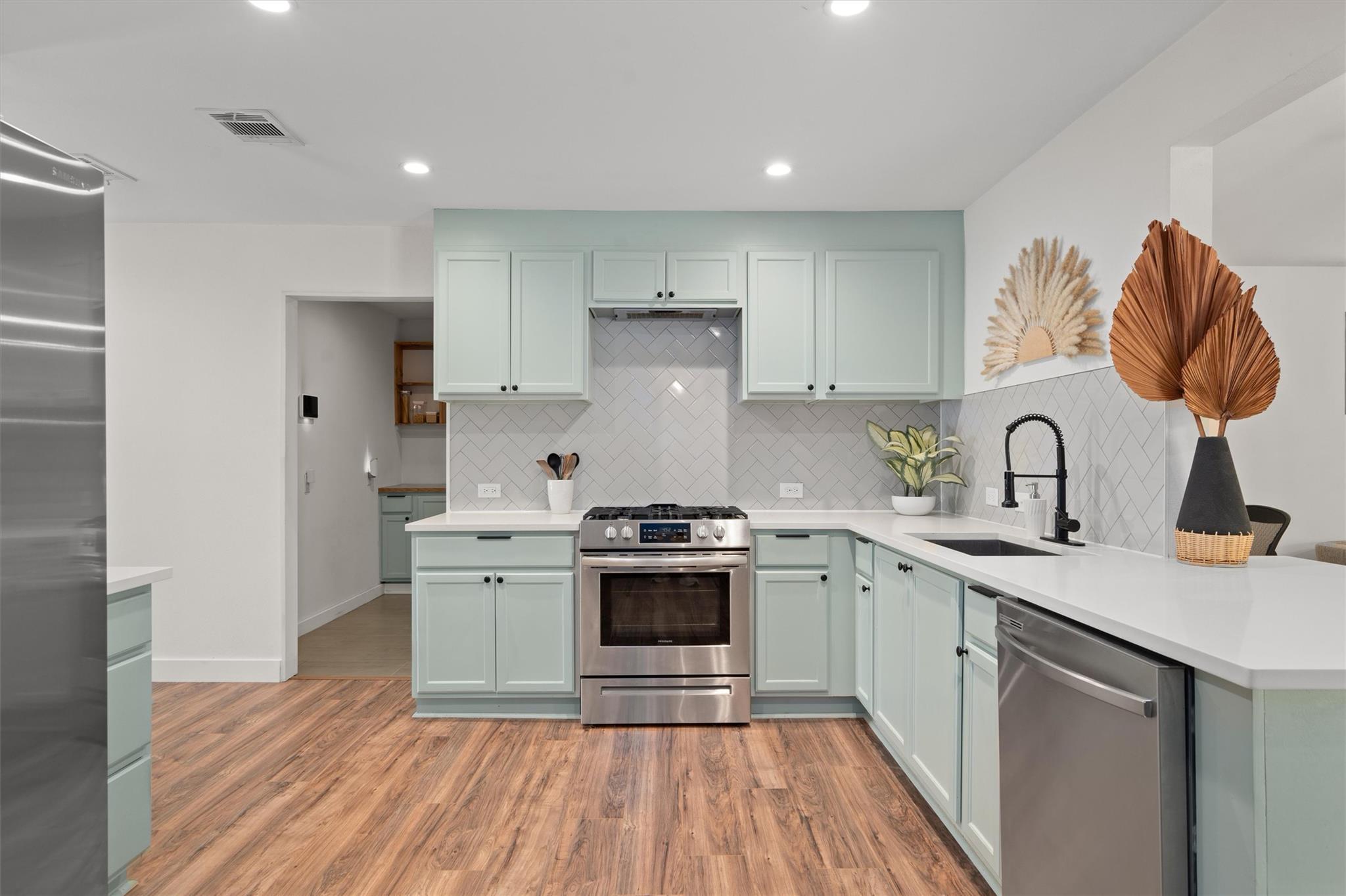 5610 Northdale Dr, Austin, TX 78723