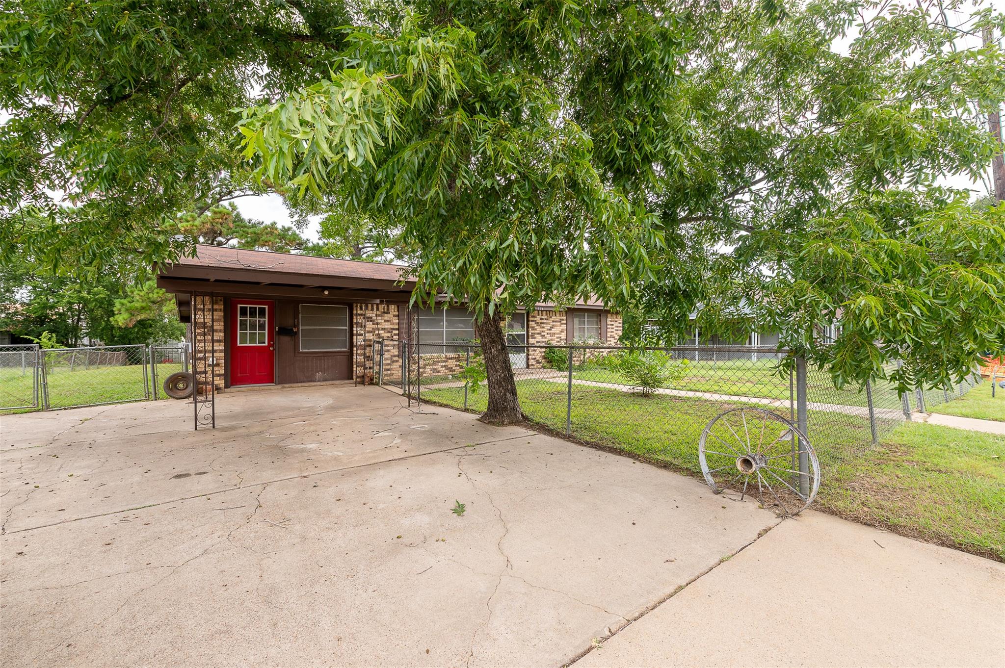 504 N Echols St, Caldwell, TX 77836