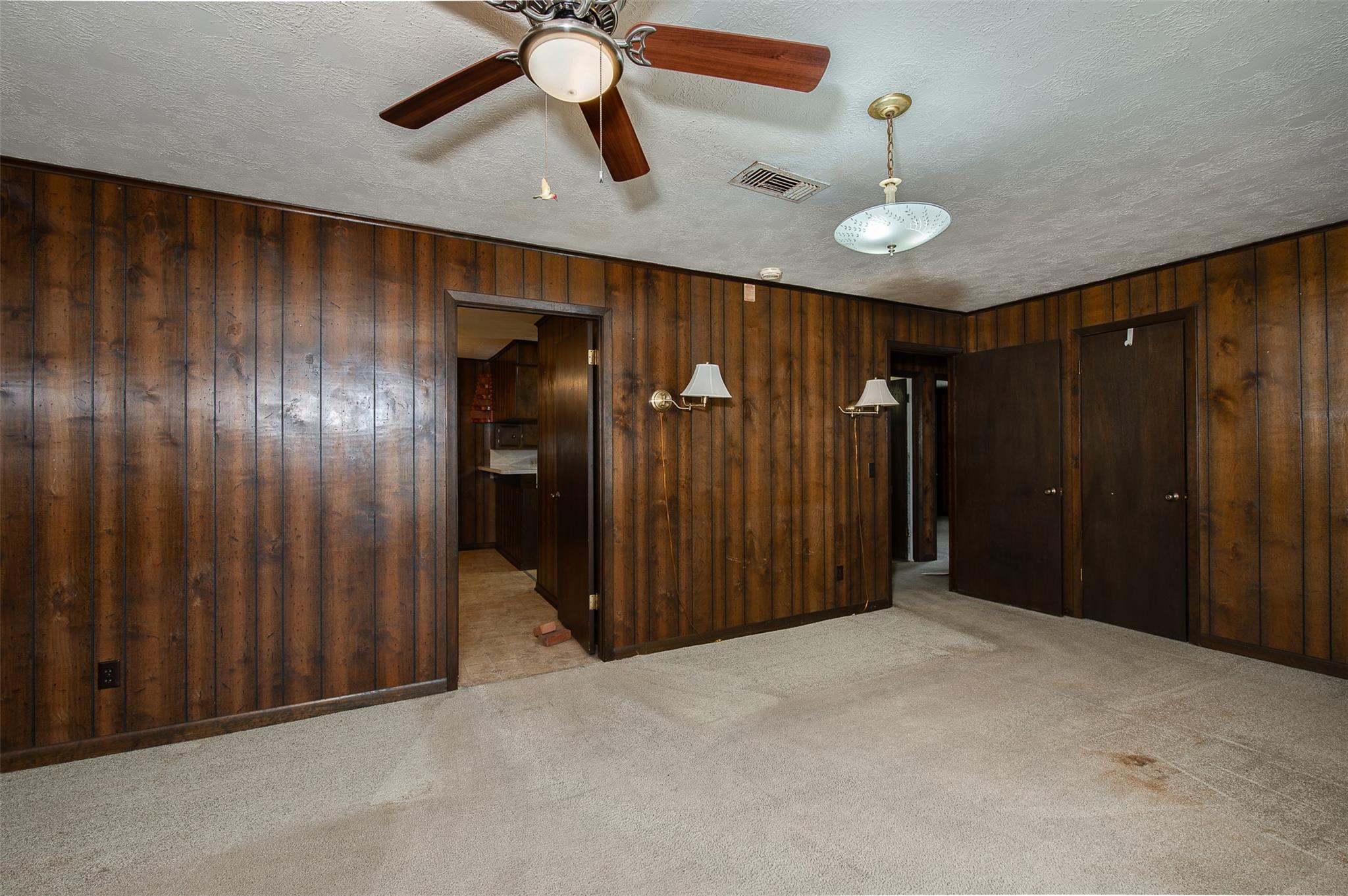 504 N Echols St, Caldwell, TX 77836