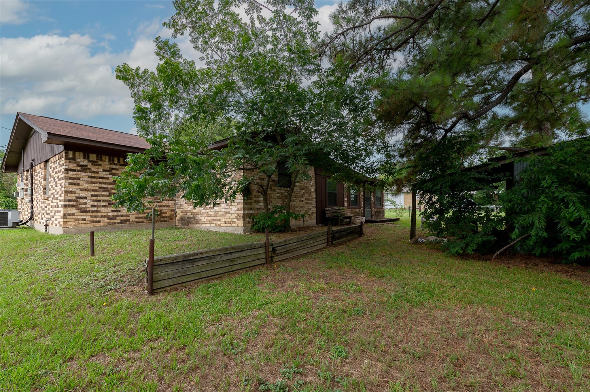 504 N Echols St, Caldwell, TX 77836