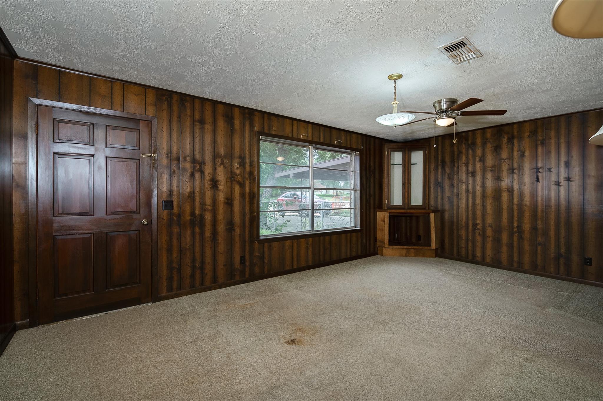 504 N Echols St, Caldwell, TX 77836