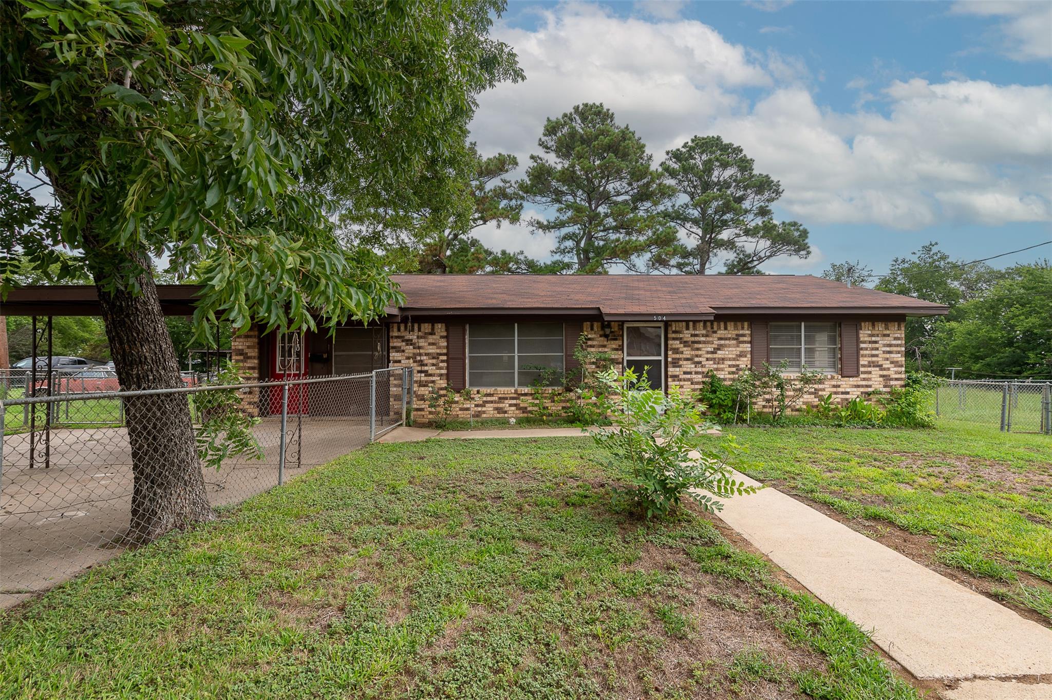 504 N Echols St, Caldwell, TX 77836