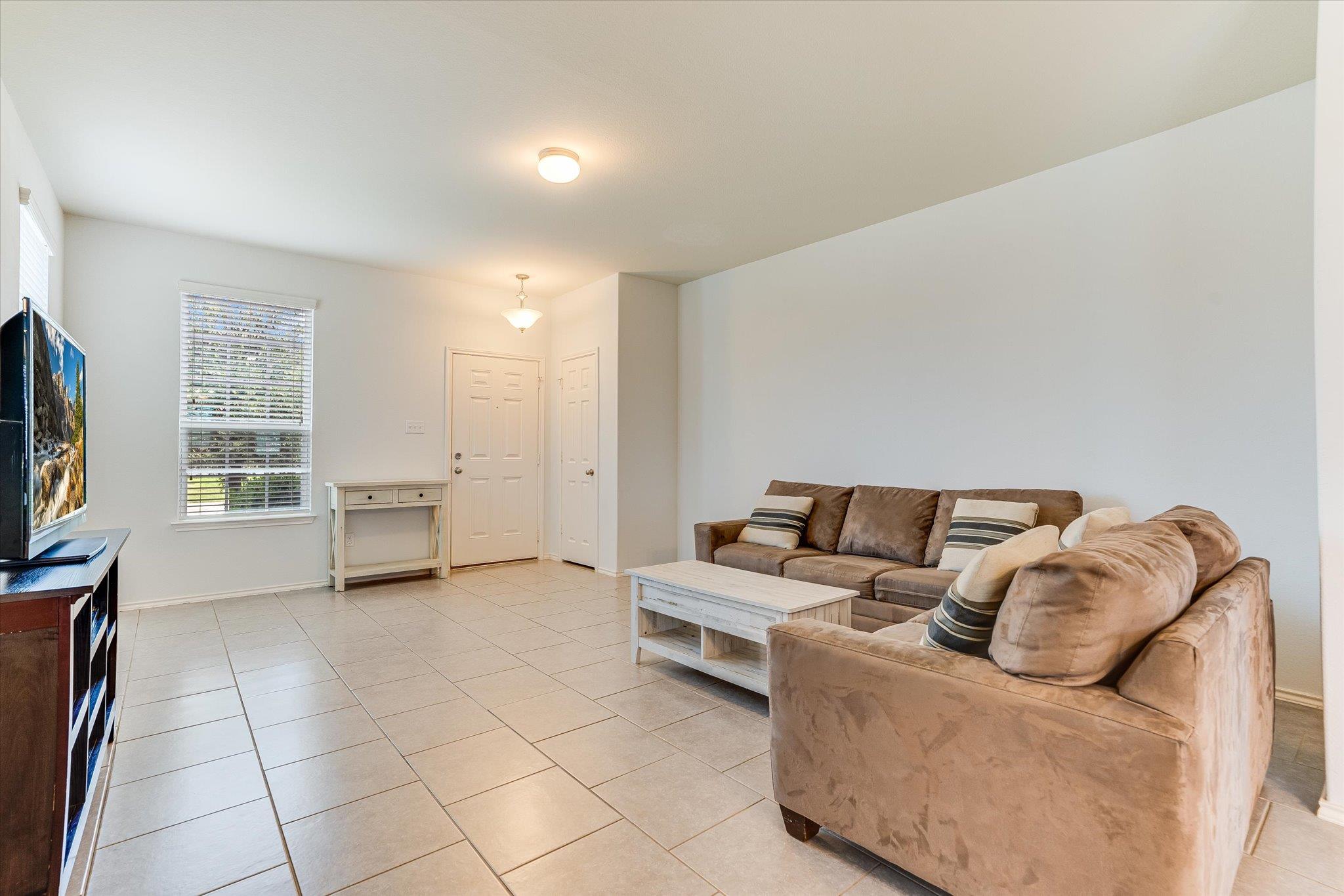 262 Martha Dr, Buda, TX 78610