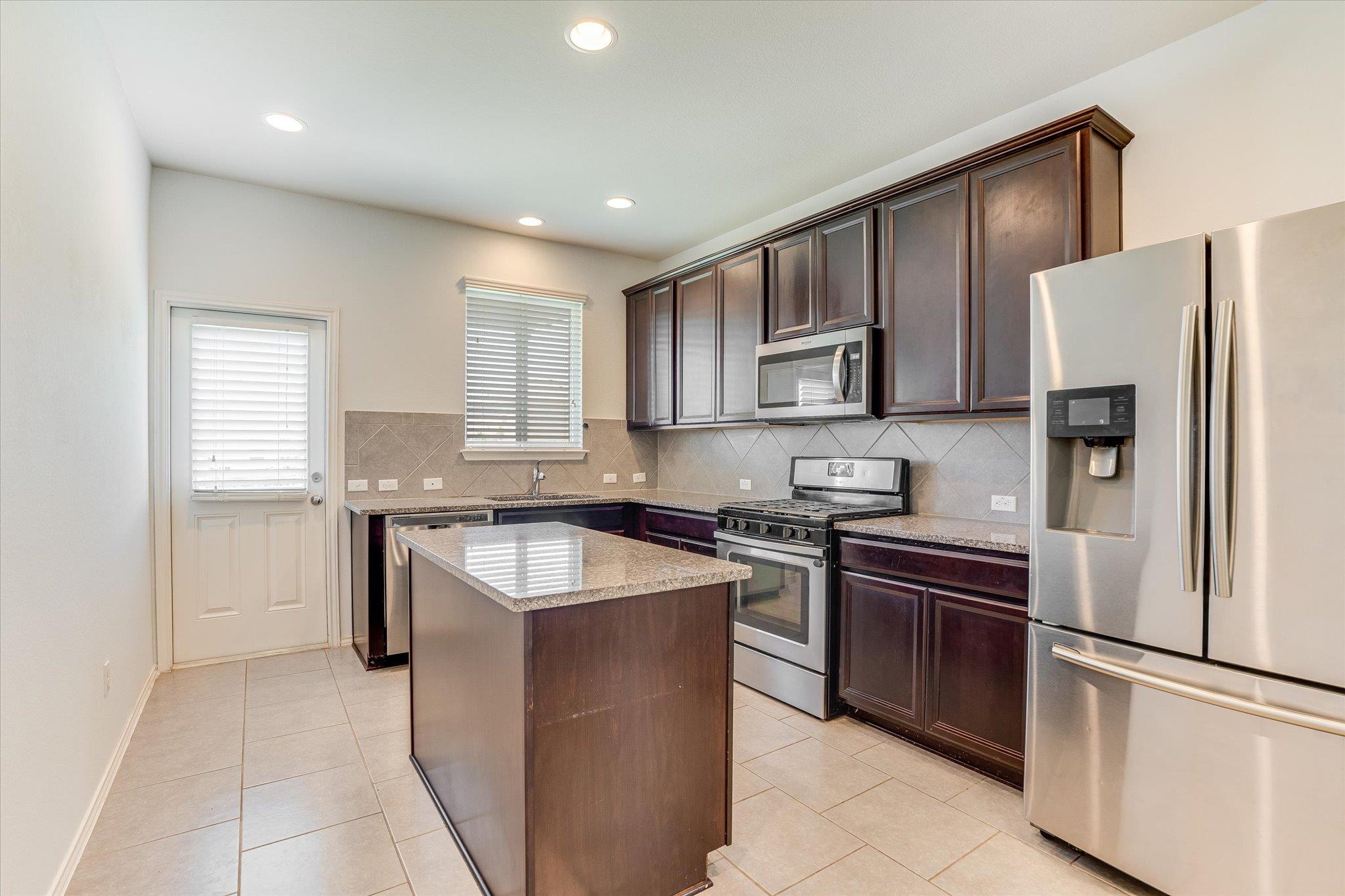 262 Martha Dr, Buda, TX 78610