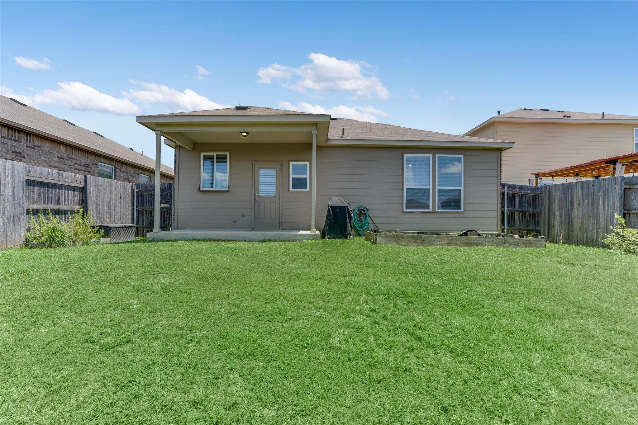 262 Martha Dr, Buda, TX 78610