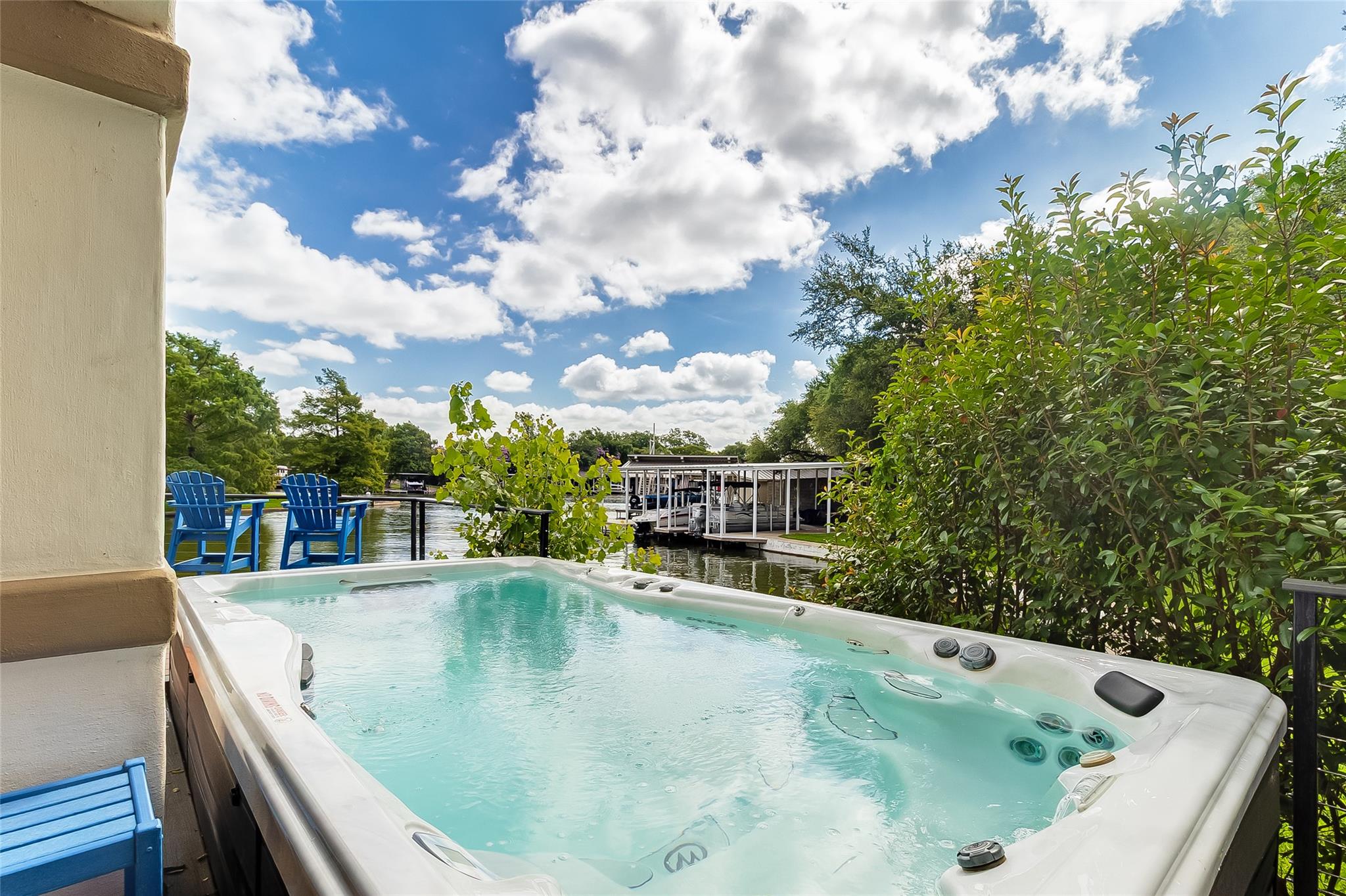 327 Elm Lodge Dr, Kingsland, TX 78639