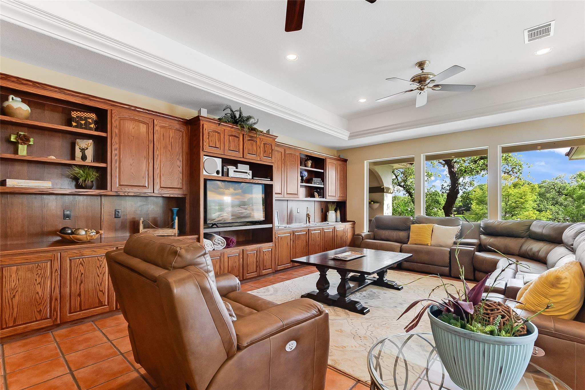 327 Elm Lodge Dr, Kingsland, TX 78639