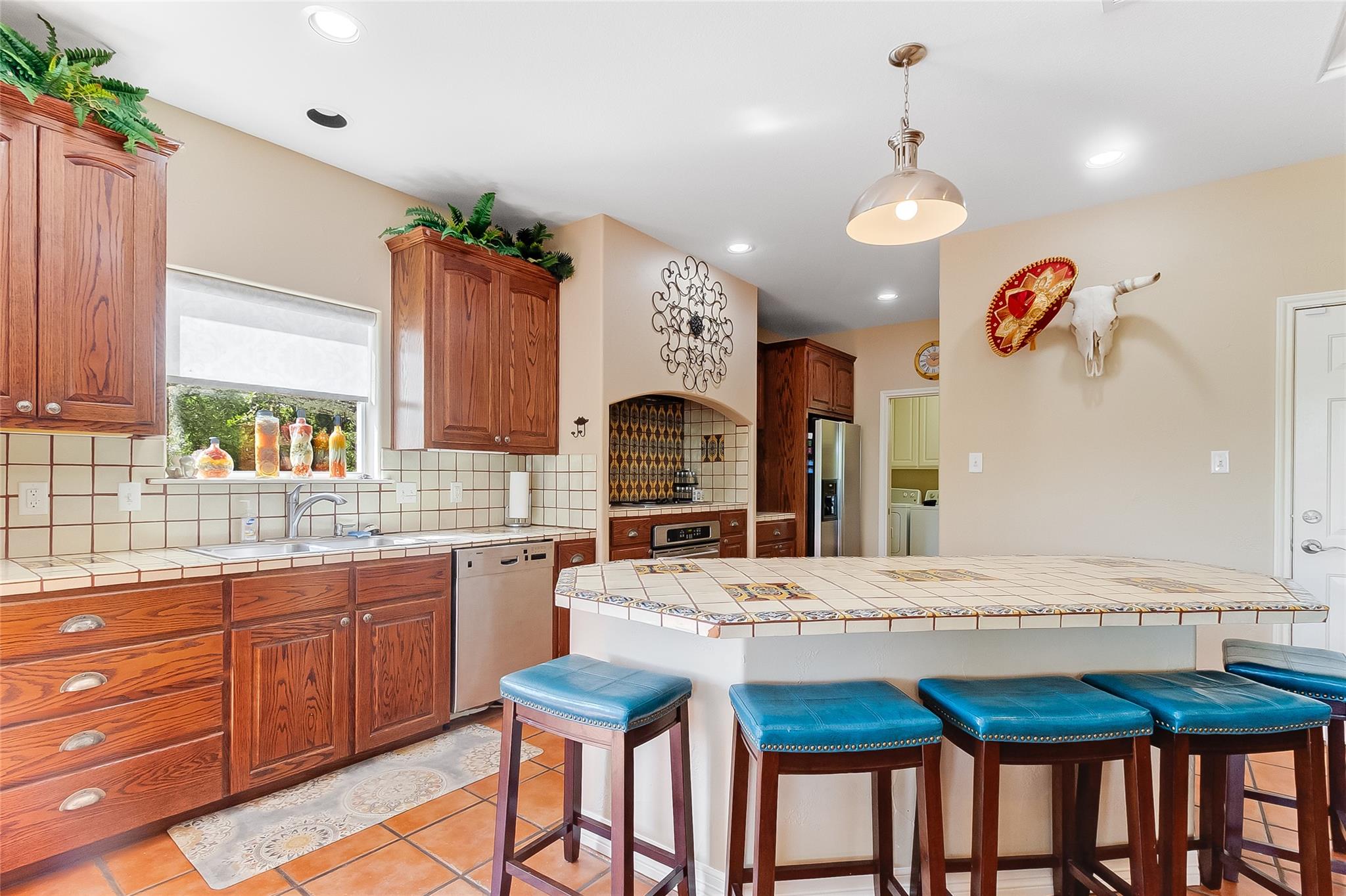 327 Elm Lodge Dr, Kingsland, TX 78639