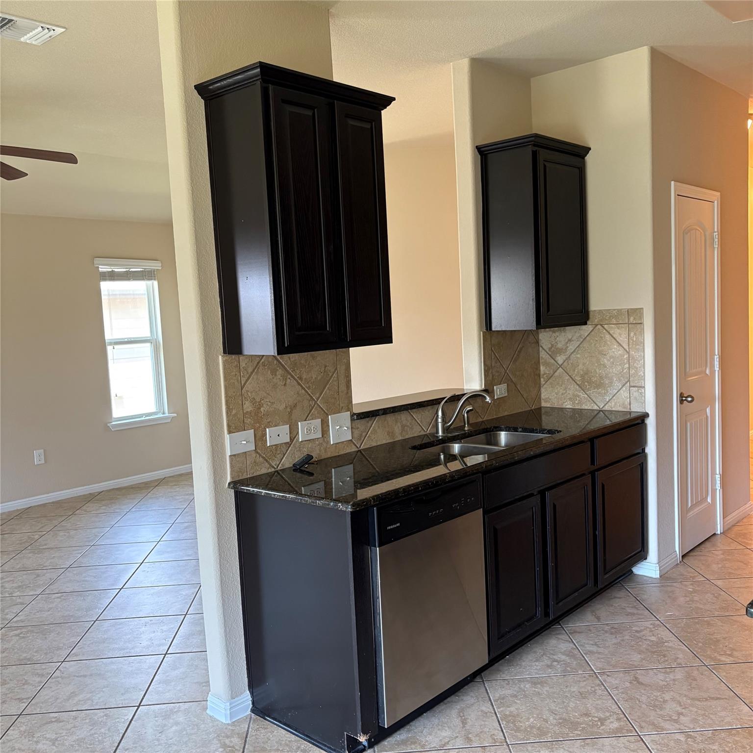 208 Moulins Ln, Georgetown, TX 78626