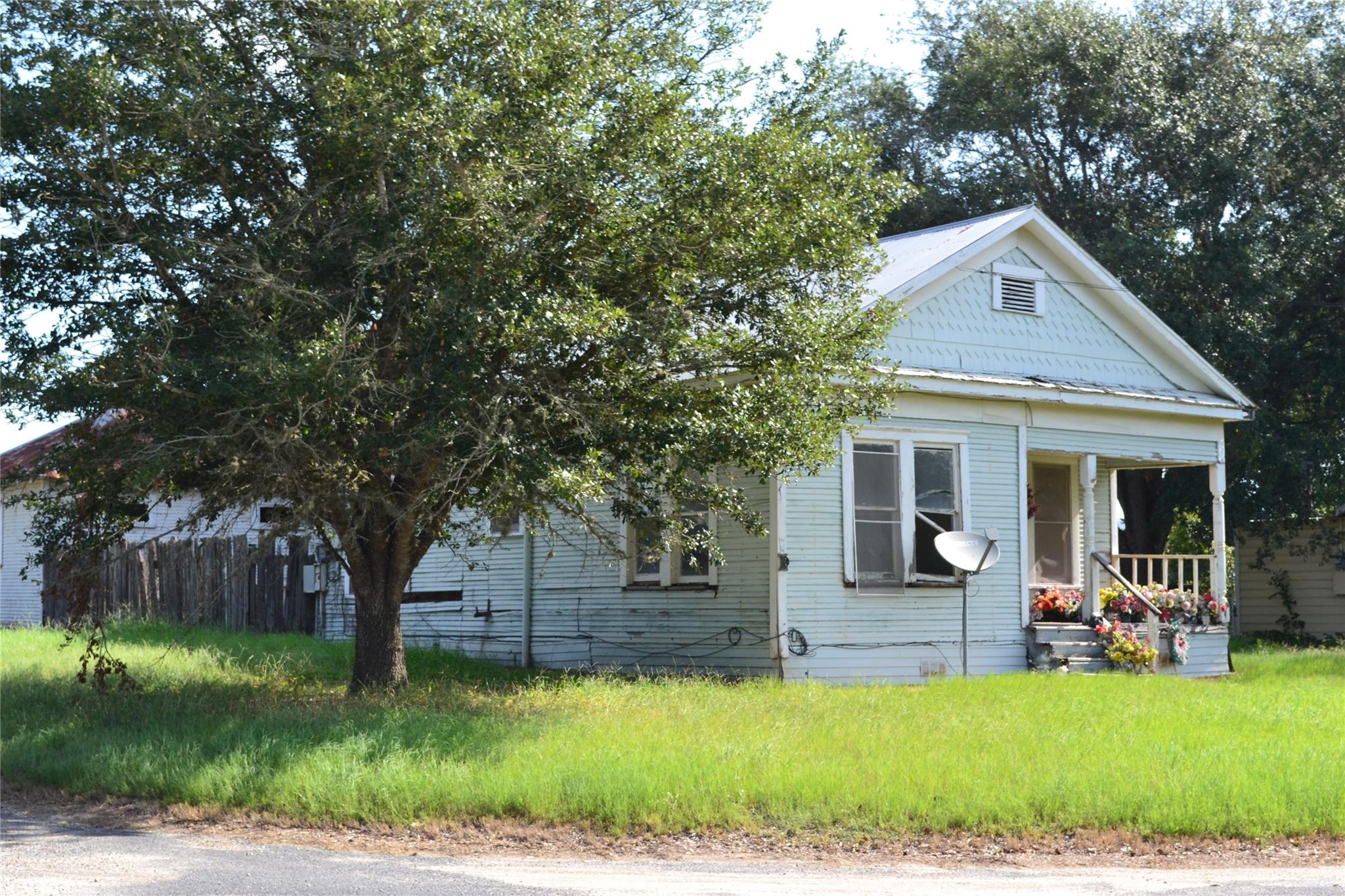 1053 Eilers St, Schulenburg, TX 78956