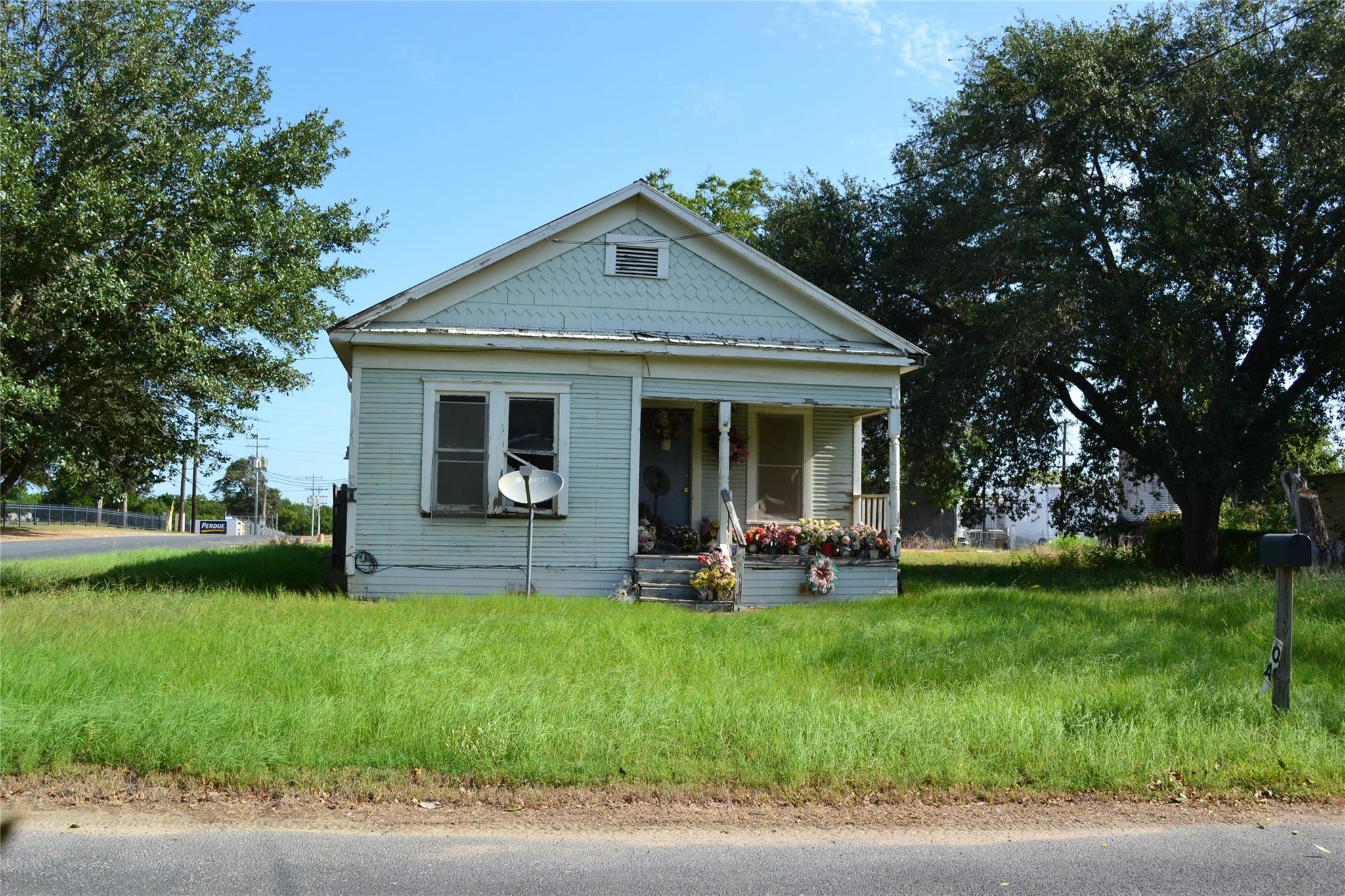 1053 Eilers St, Schulenburg, TX 78956