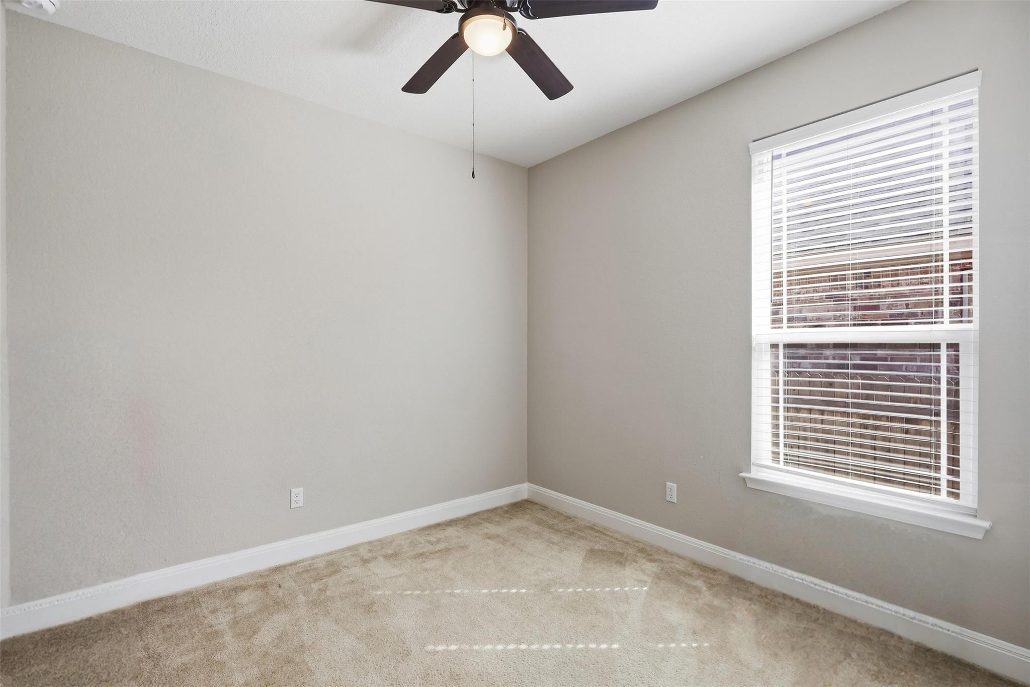 101 Muenster Dr, Hutto, TX 78634